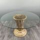 Table sur pied central en bois sculpté, XXe siècle