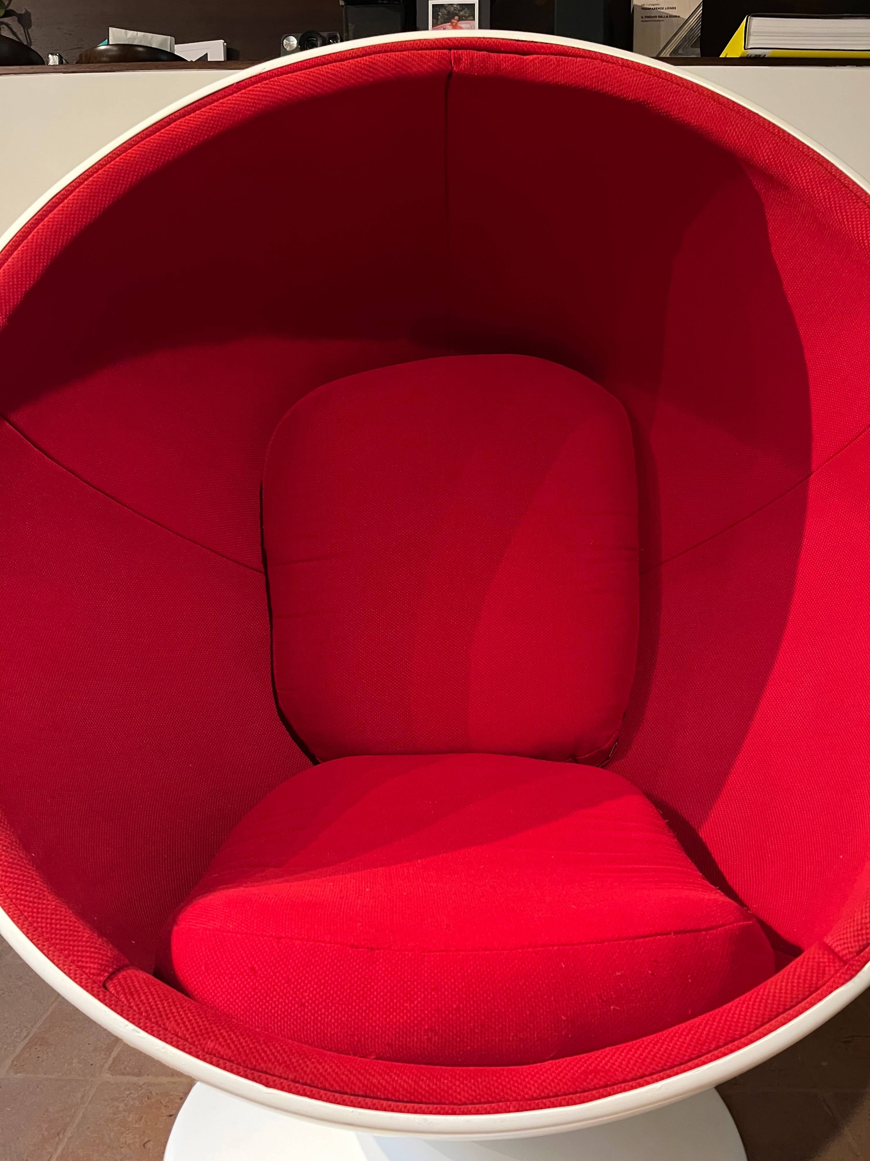 Ball Chair by Eero Aarnio from the 1980s.