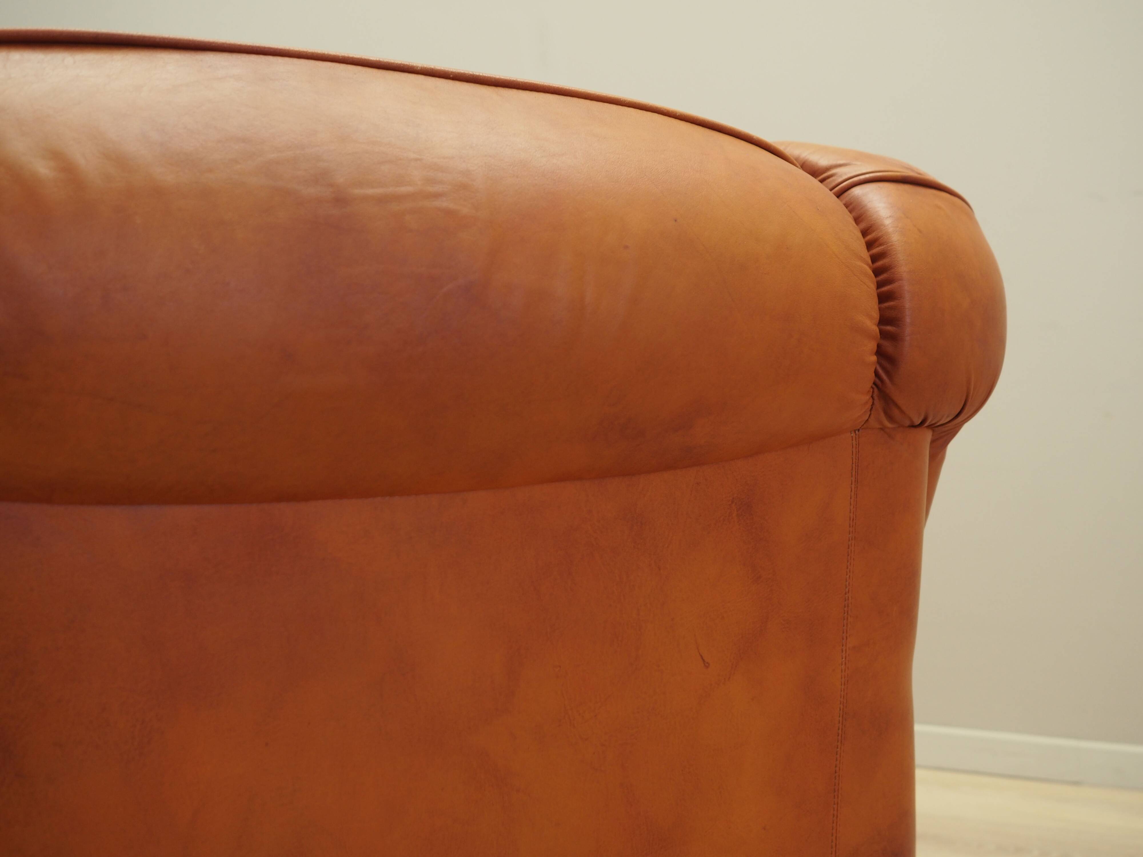 Fauteuil orange, design italien, années 1970, fabricant : Mimo Padova