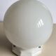 Plafonnier boule en opaline, Art Déco/industriel — années 1930-1950