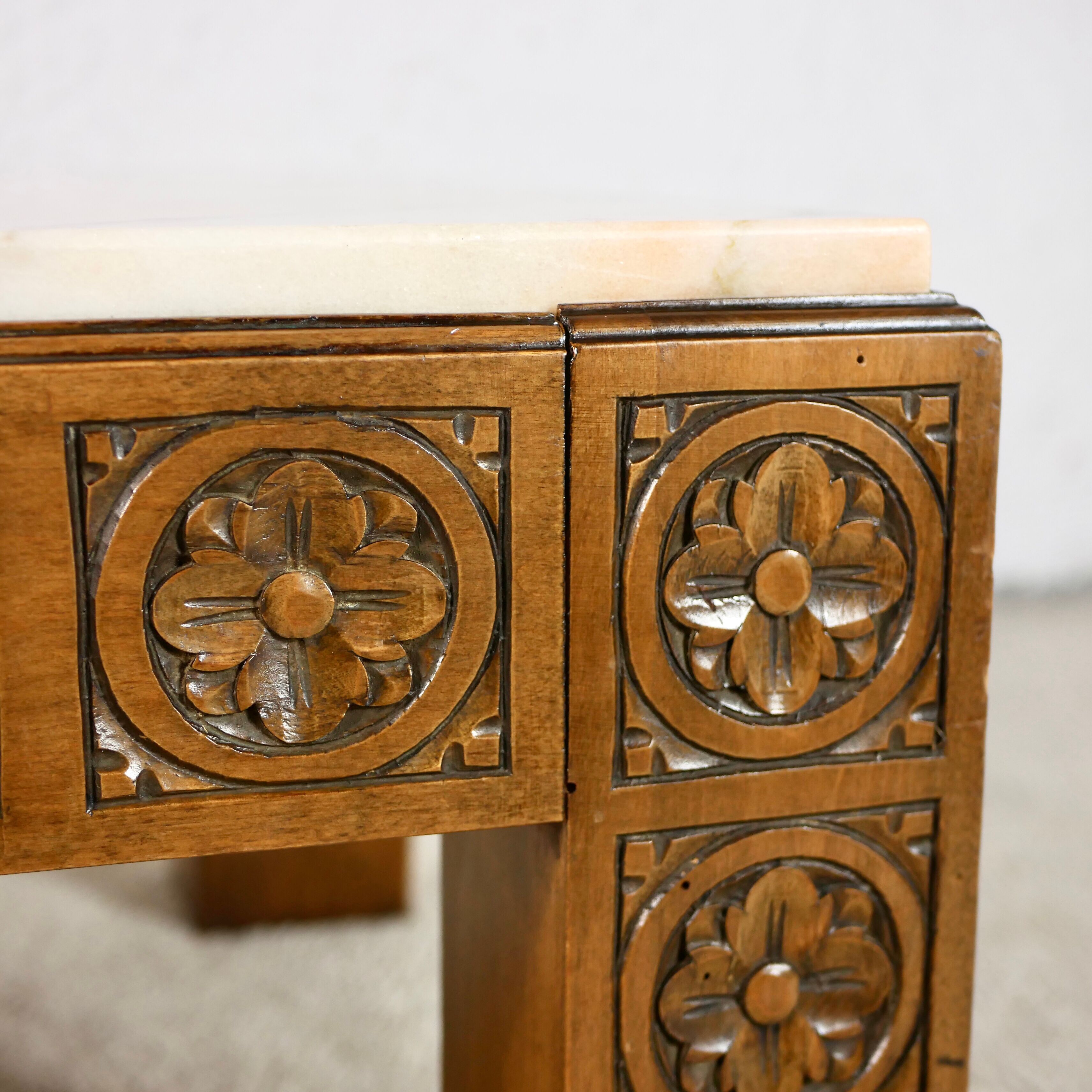 Table basse bois sculpté et marbre