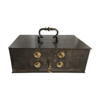 1900/1920 metal travel safe box