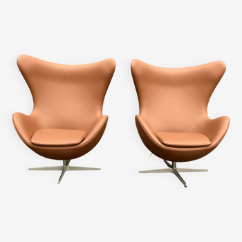 2x Fritz Hansen Egg chair by Arne Jacobsen in Cognac leather, état nouveau!