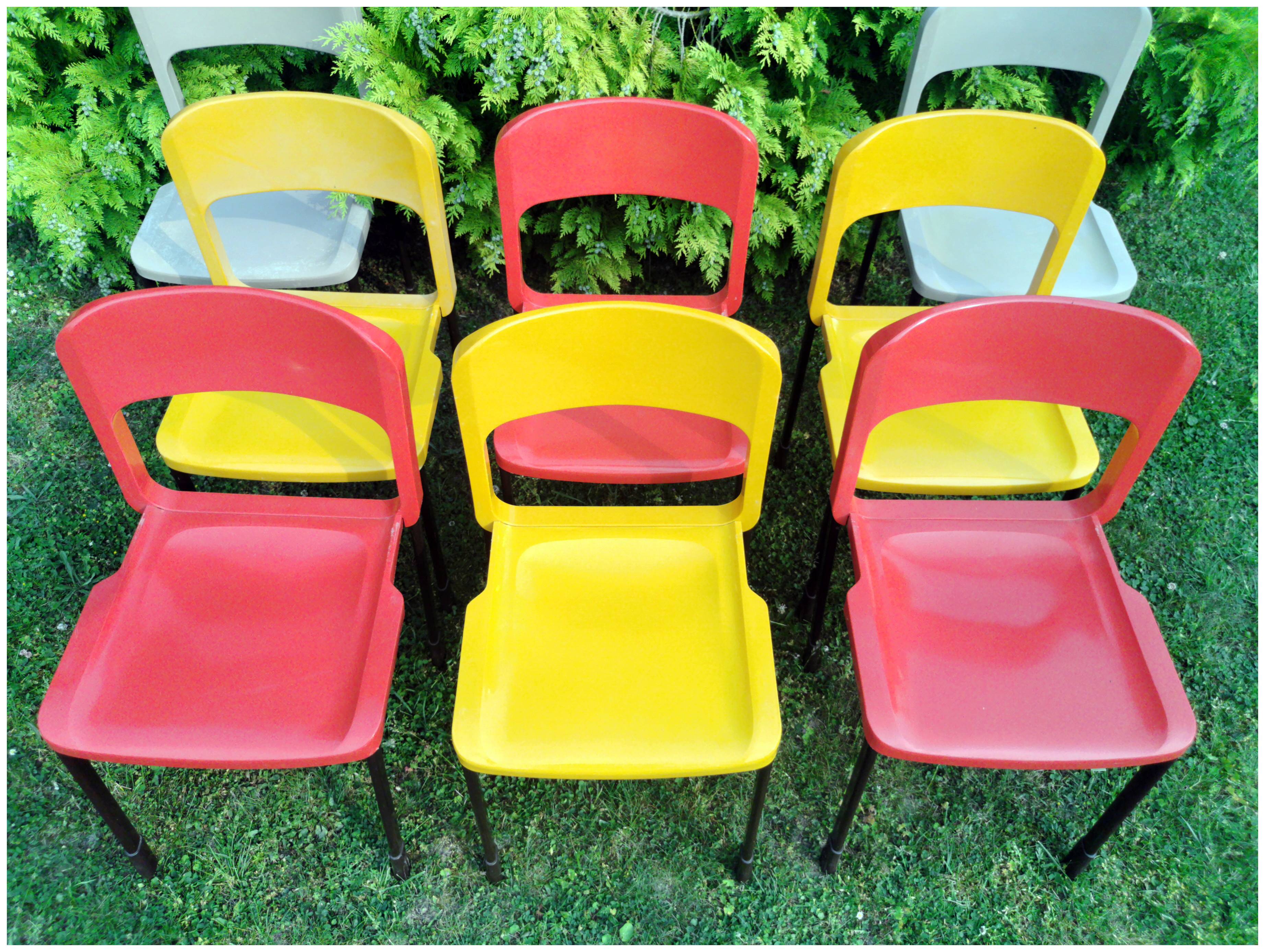Série de 8 chaises design Pop année 1970-80