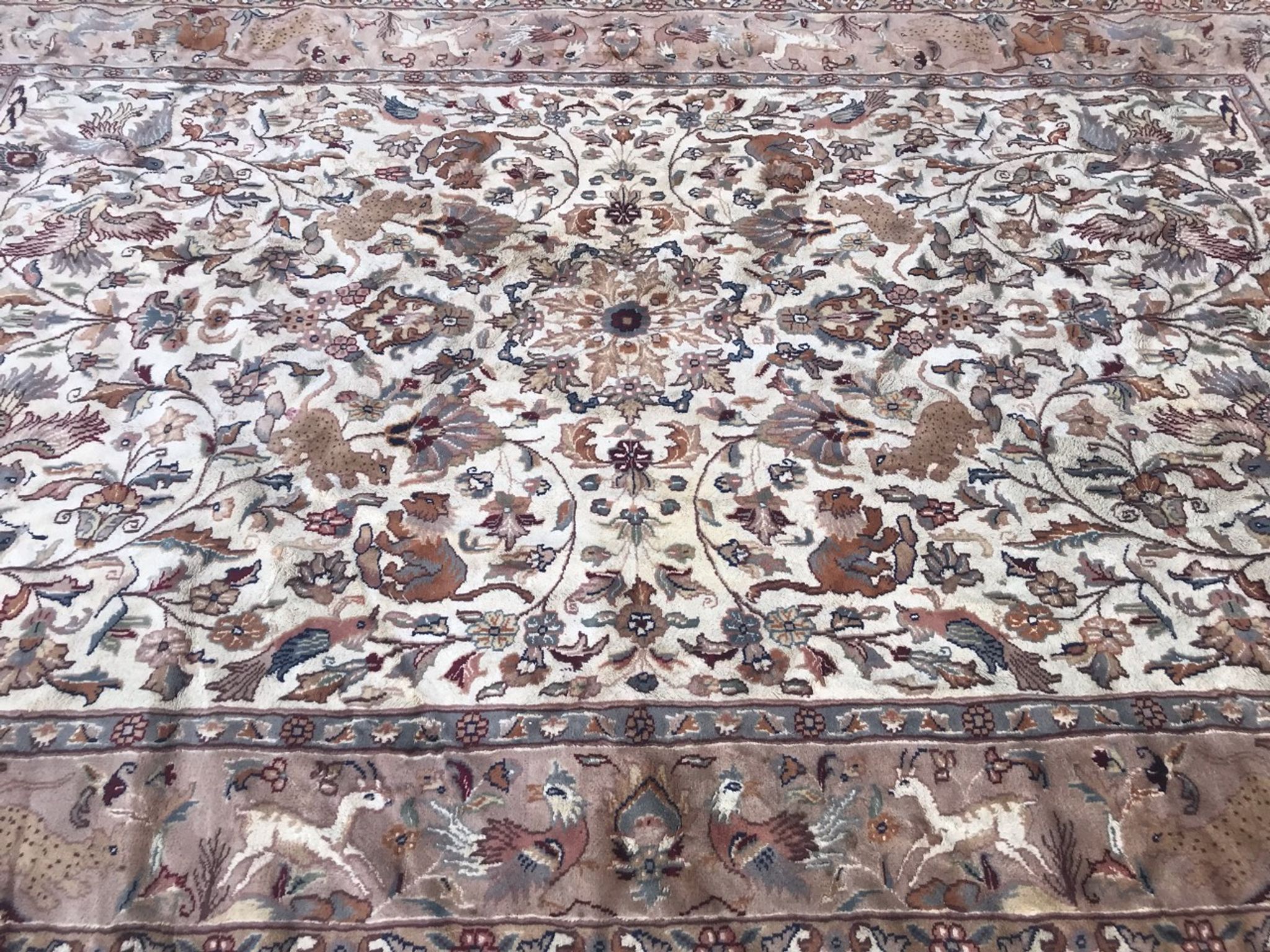 Pakistani carpet wool and silk handmade 190x295 cm