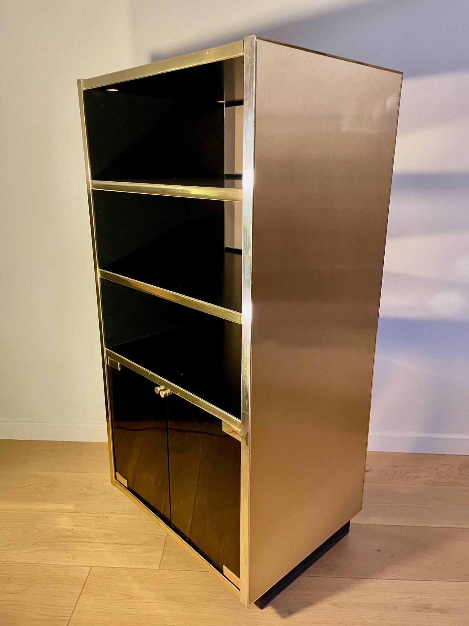 Hi-Fi furniture/Plexi and gold vinyls