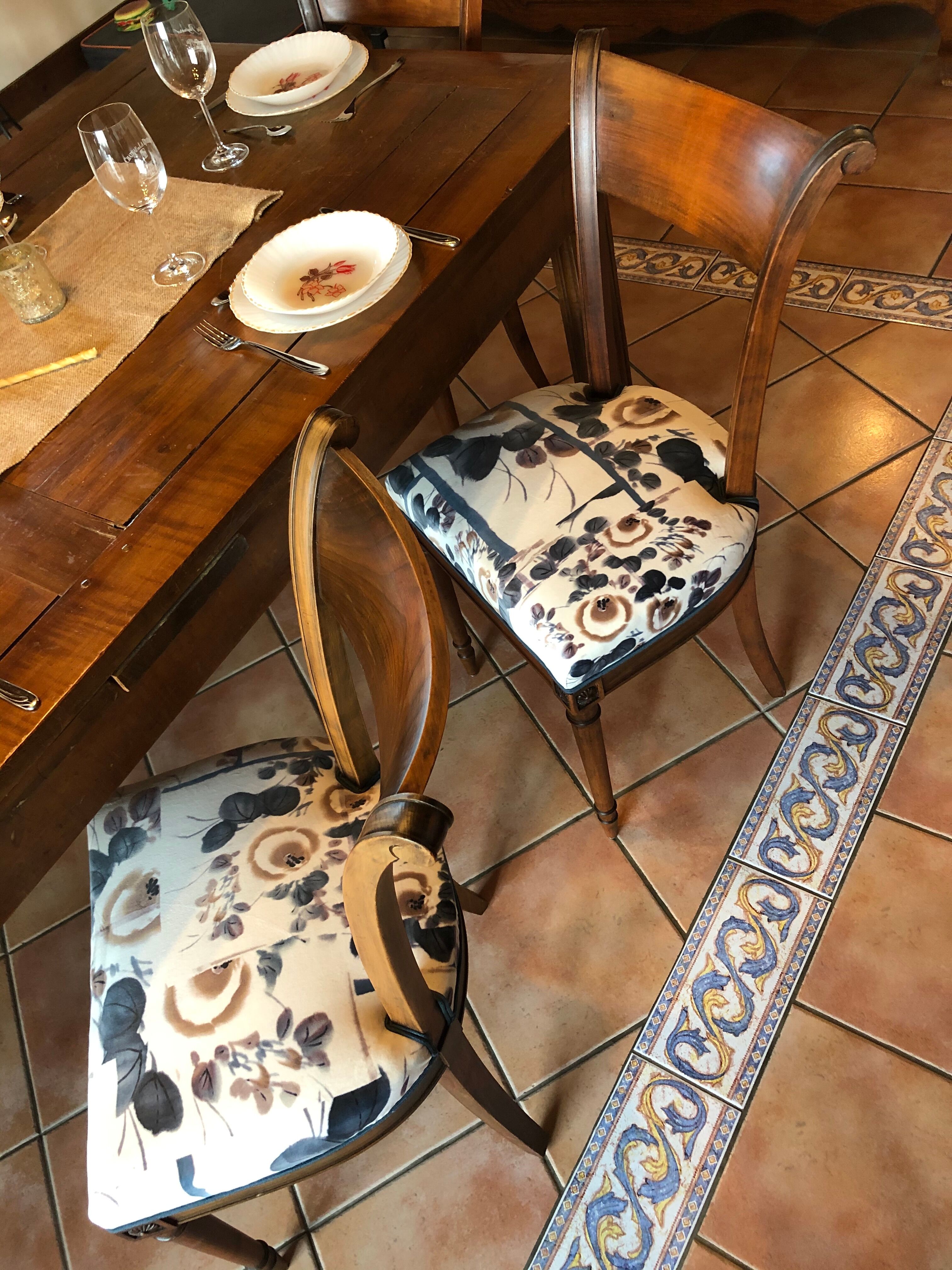 6 English-style dining chairs