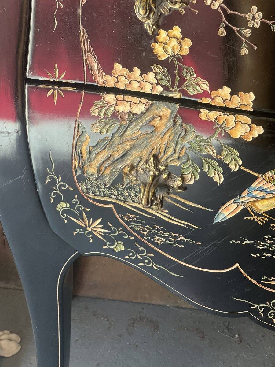 Curved lacquered wooden chest of drawers with Chinese decoration – 20th century (circa 1950-1960)