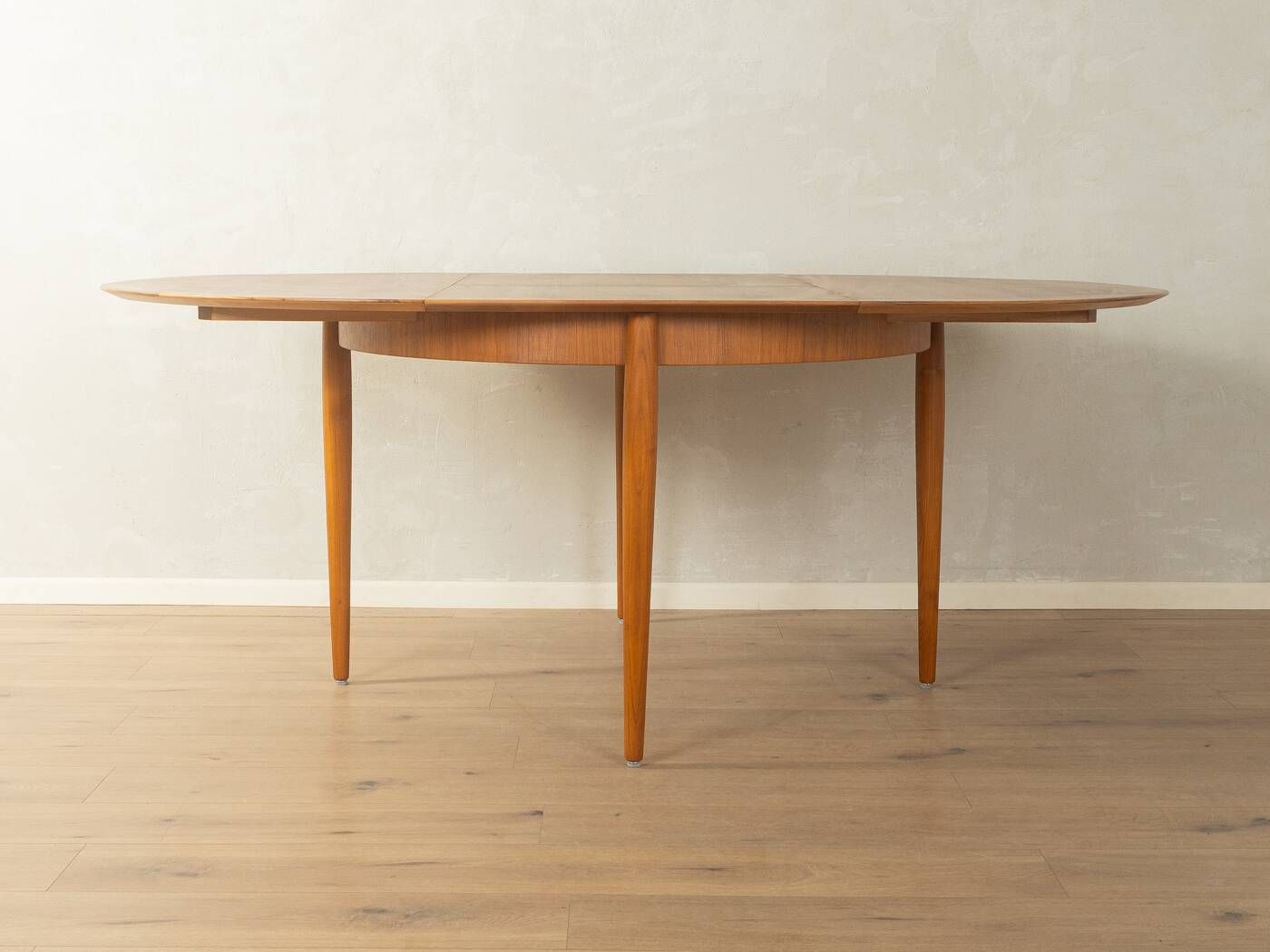 Round butterfly dining table by Lübke, 1960s, teak