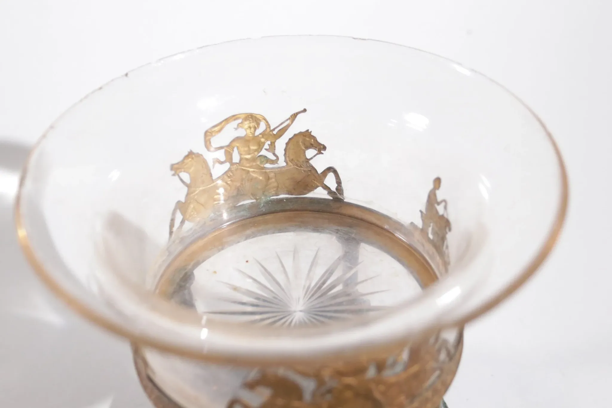 Empire tazza in fire-gilt bronze, marble and glass – France, early 19th c.