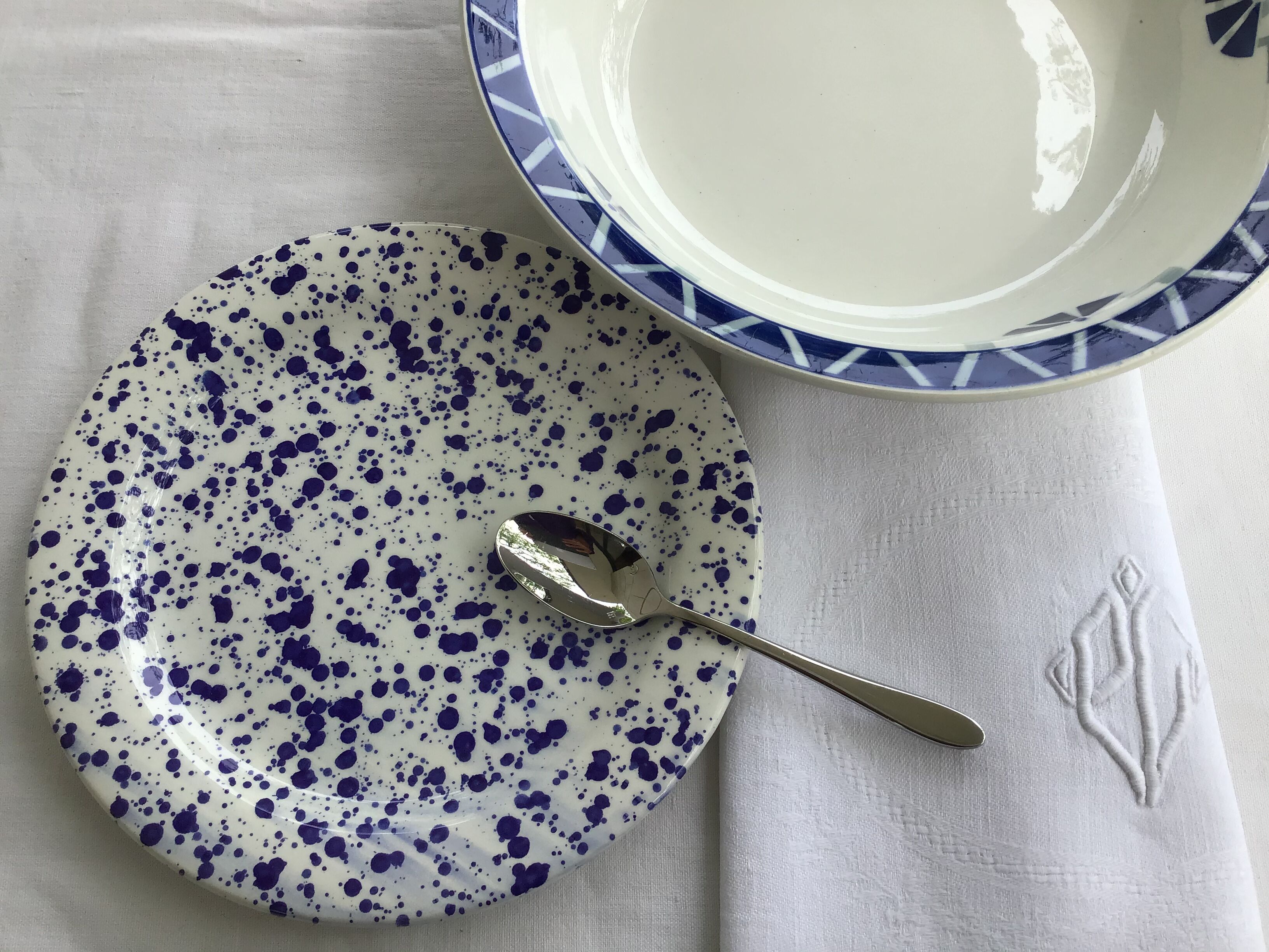 6 blue-spotted dessert plates