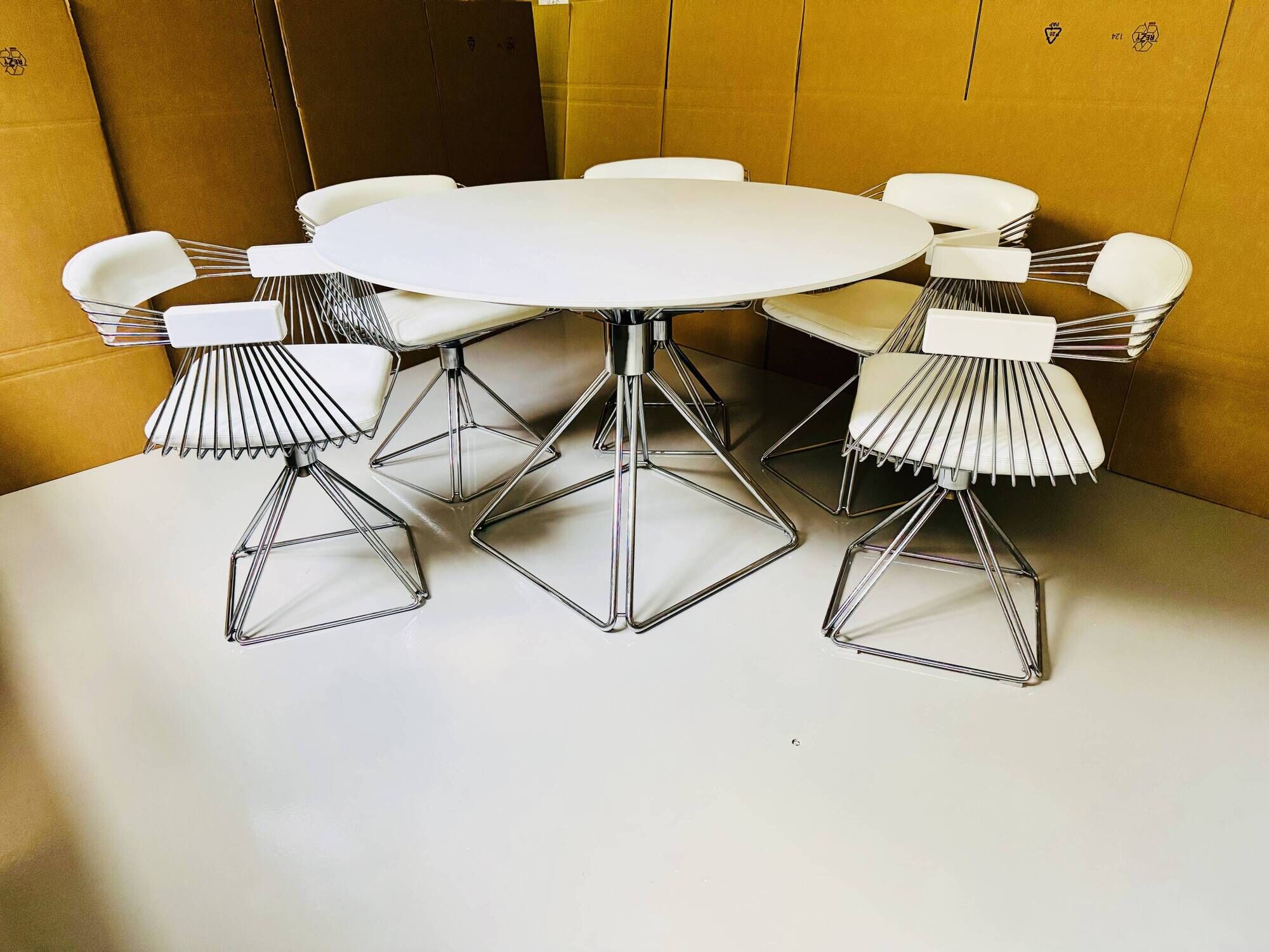 Set of Dining Table with 5 Swivel Wire Chairs by Rudi Verelst for Novalux