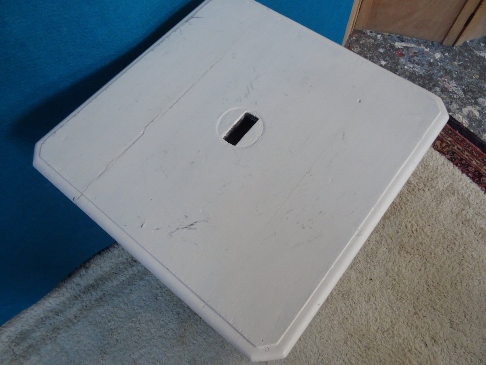 Buffet 19th to one door