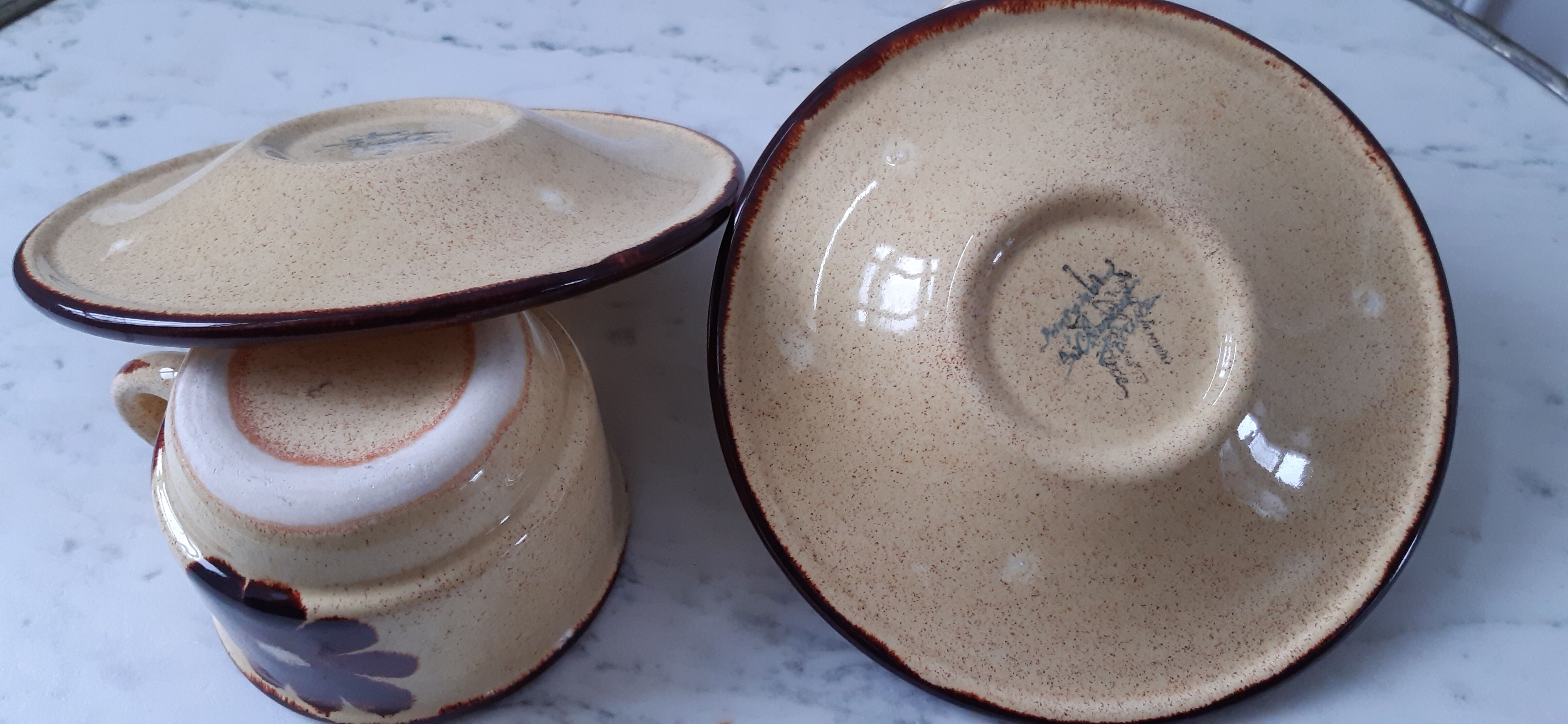 Duo of hand-painted Saint Clément 60s cups