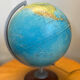 Globe terrestre lumineux vintage
