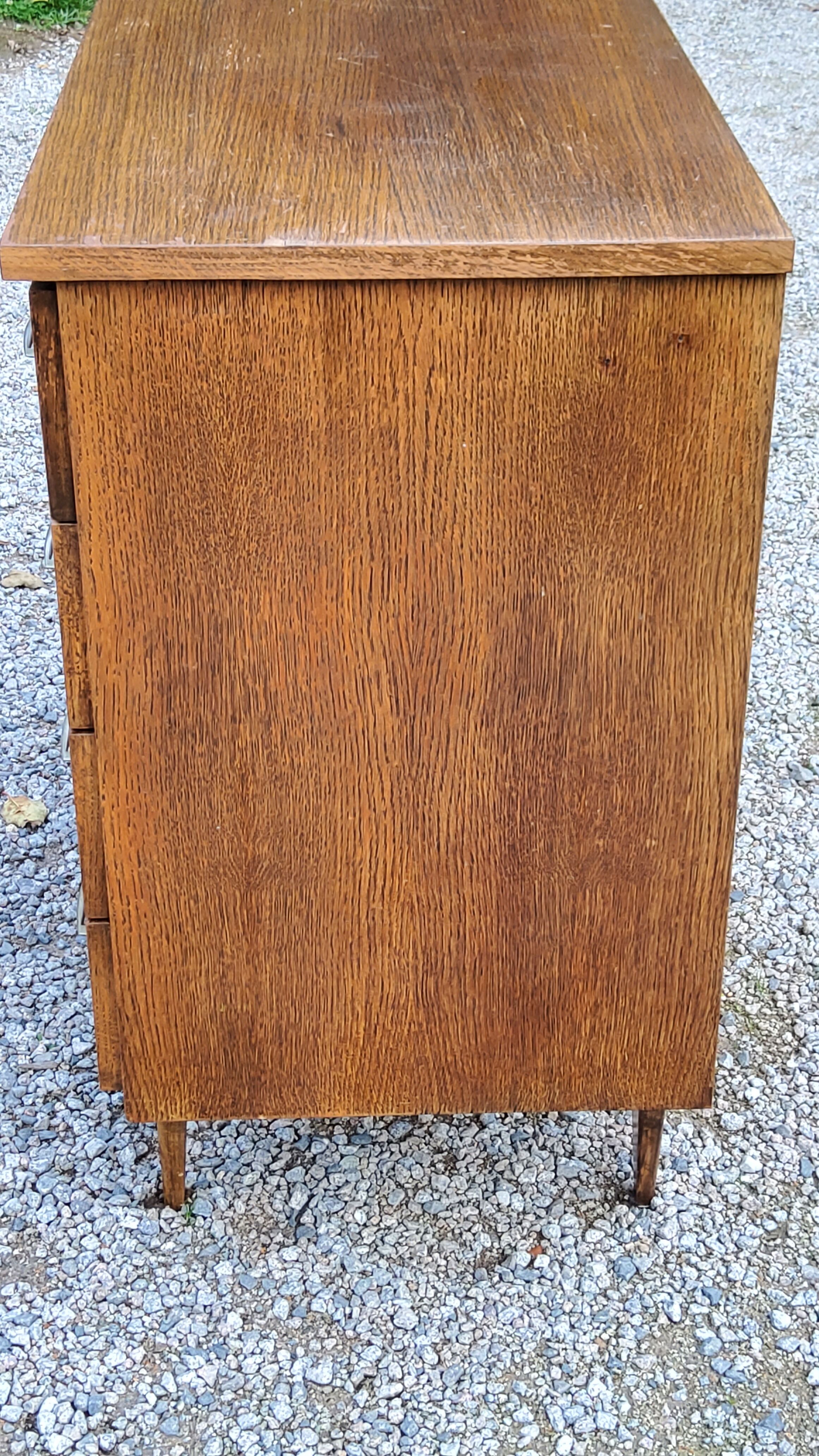 Vintage chest of drawers from the 50s/60s in oak 4 drawers feet bobbin