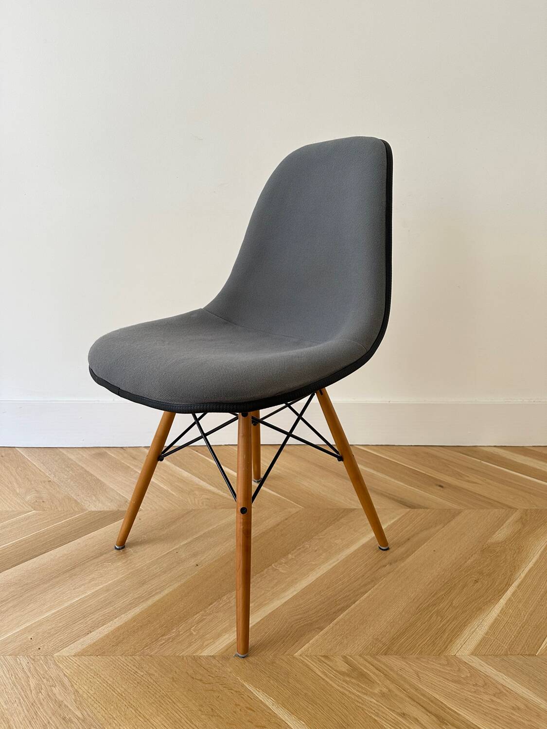 Eames Plastic Chair DSW - Upholstered Chair
