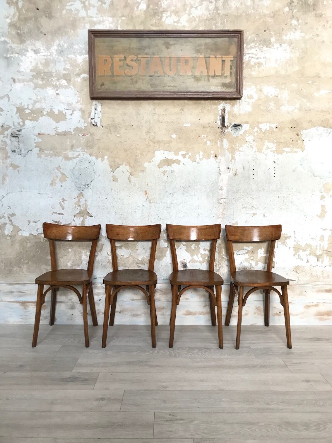 Lot of 16 bistro chairs