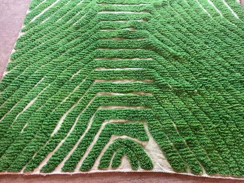 Handmade traditional natural wool rug green size 150 x 250 cm