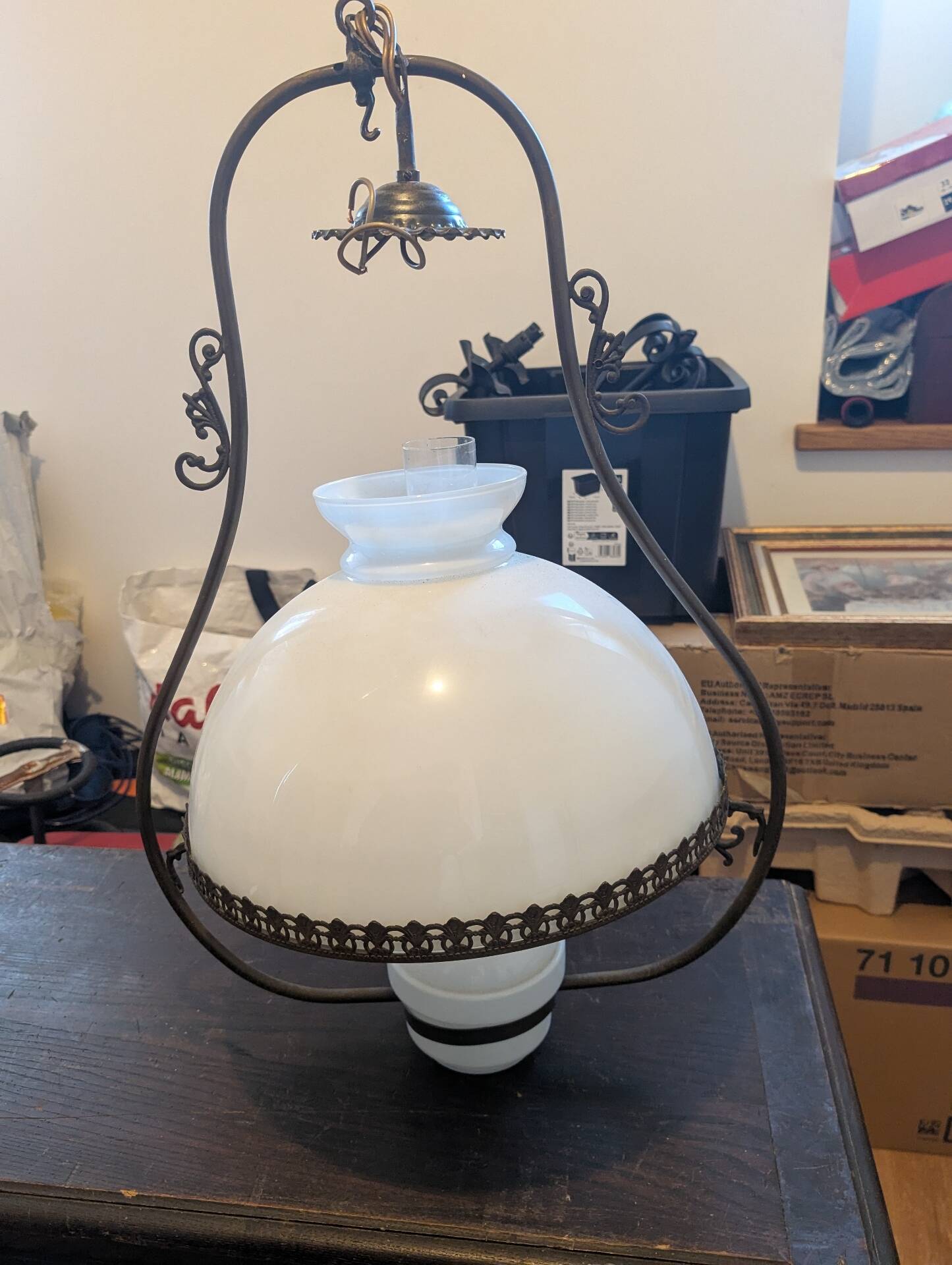Suspension Lampe à Pétrole Ancienne Opaline Blanche Laiton Fer Forgé S