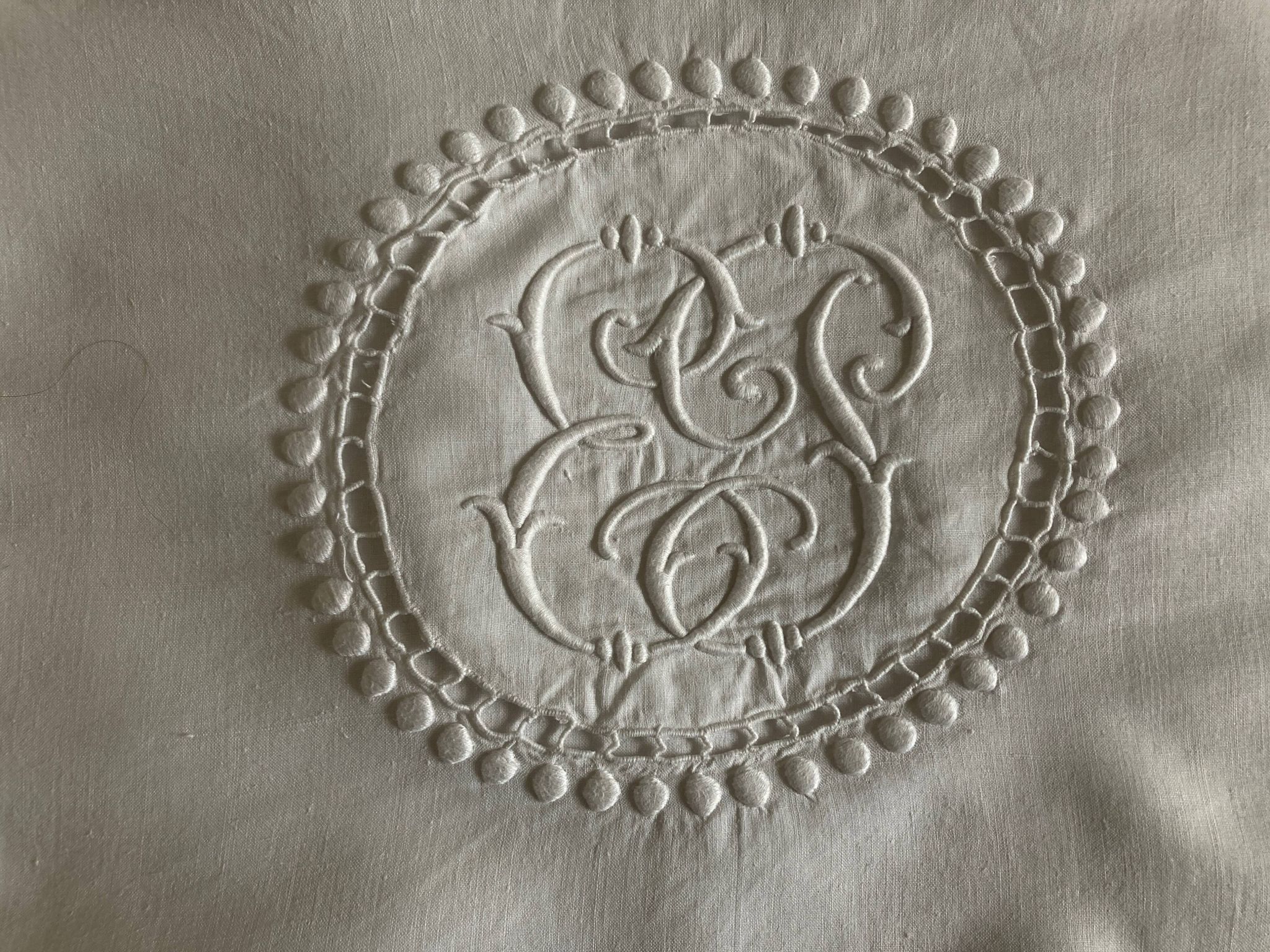 19th-century XXL linen fabric embroidered with polka dots, width 260cm.