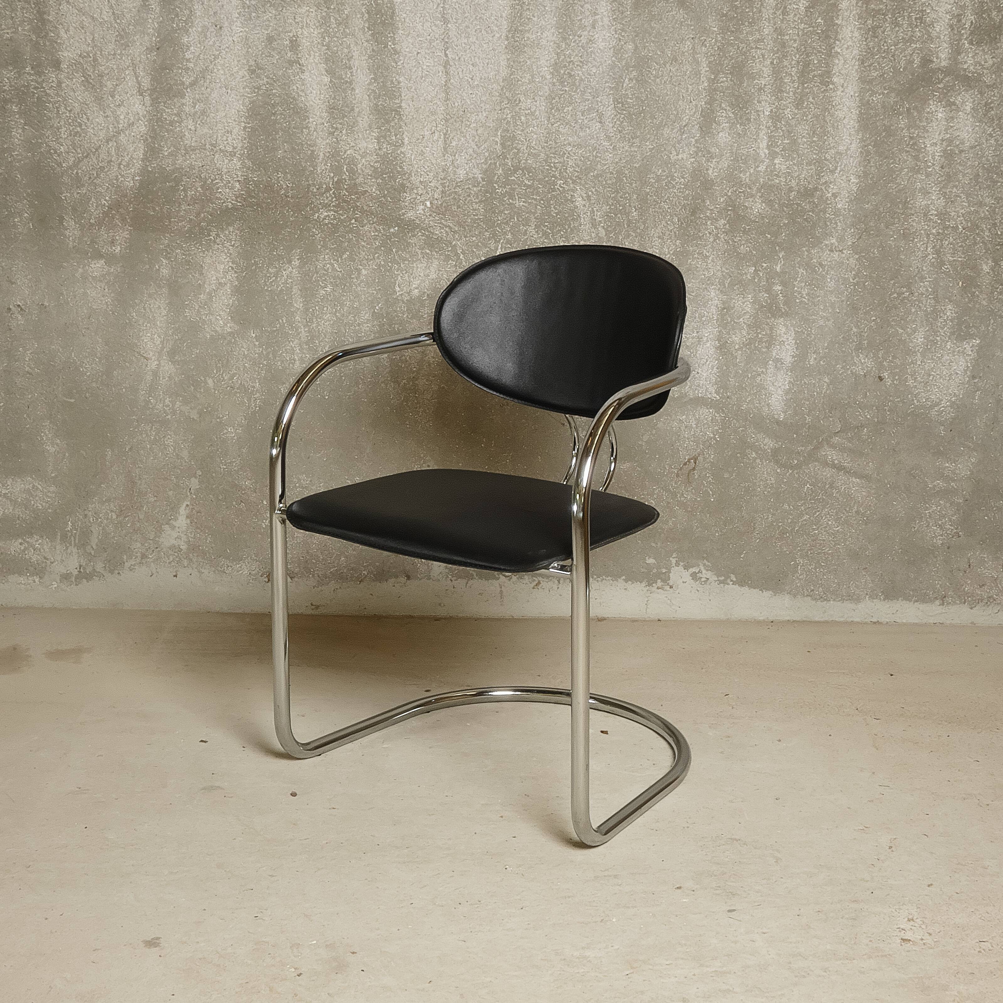 Effezeta (attributed) - Suite of eight cantilever armchairs - c. 1980 - Italy