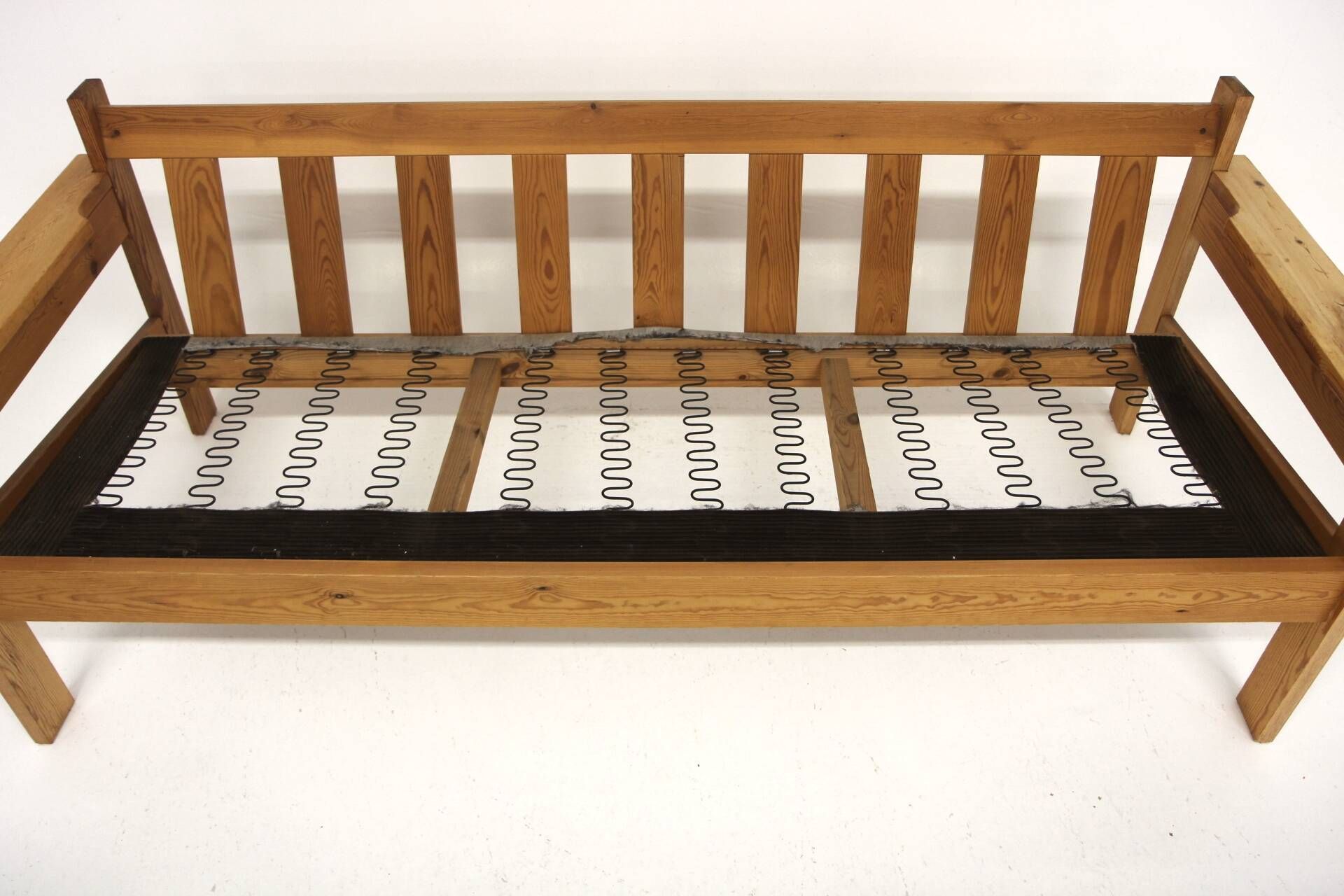 Scandinavian 3-seater sofa in pine and velvet, Sweden, 1970.