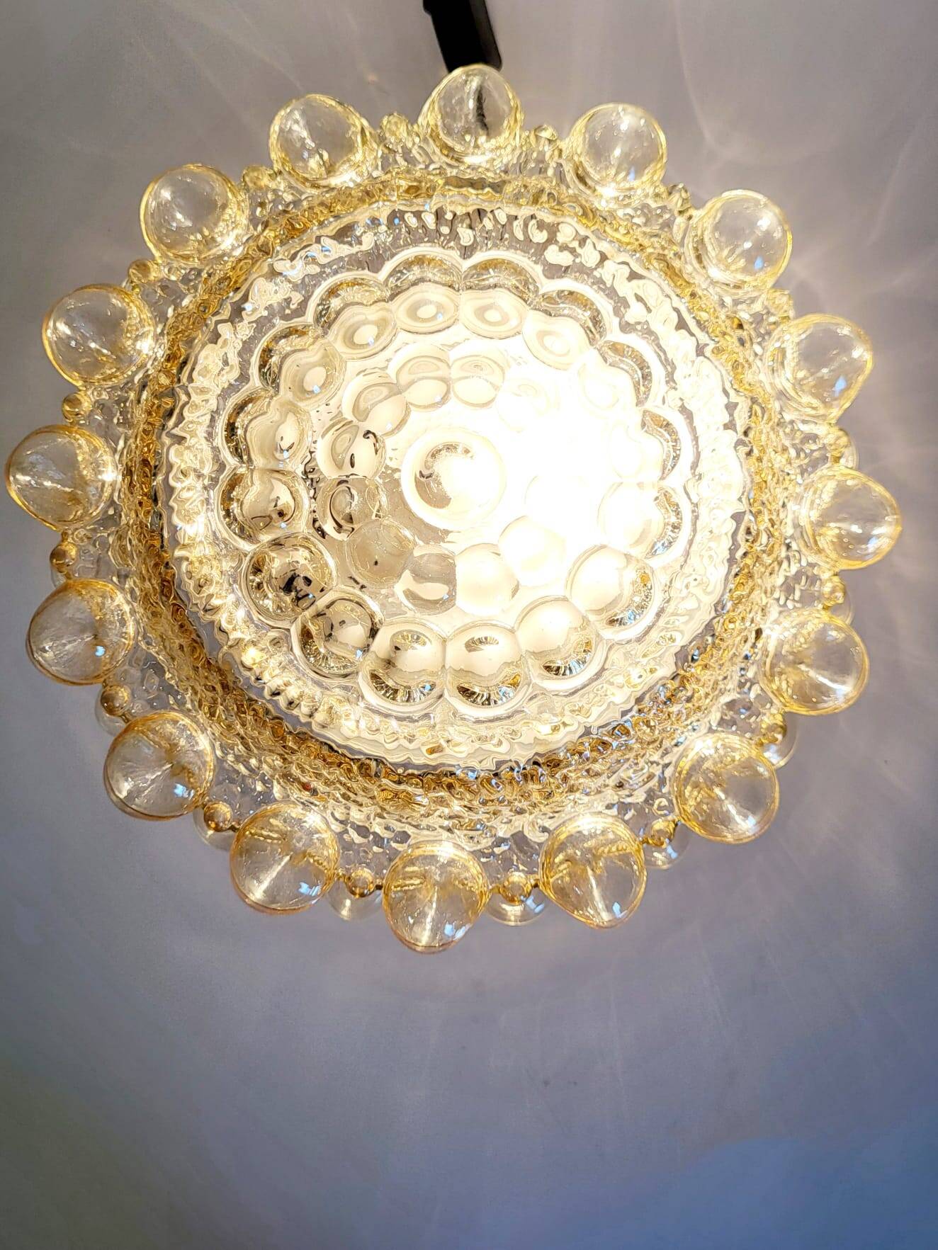 Vintage glazen wand of plafondlamp, bubble reliëf space age, jaren 1970