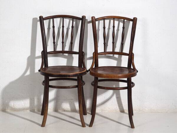 Antique Parisian café-style chairs (c. 1920). Set of 6, no. 3