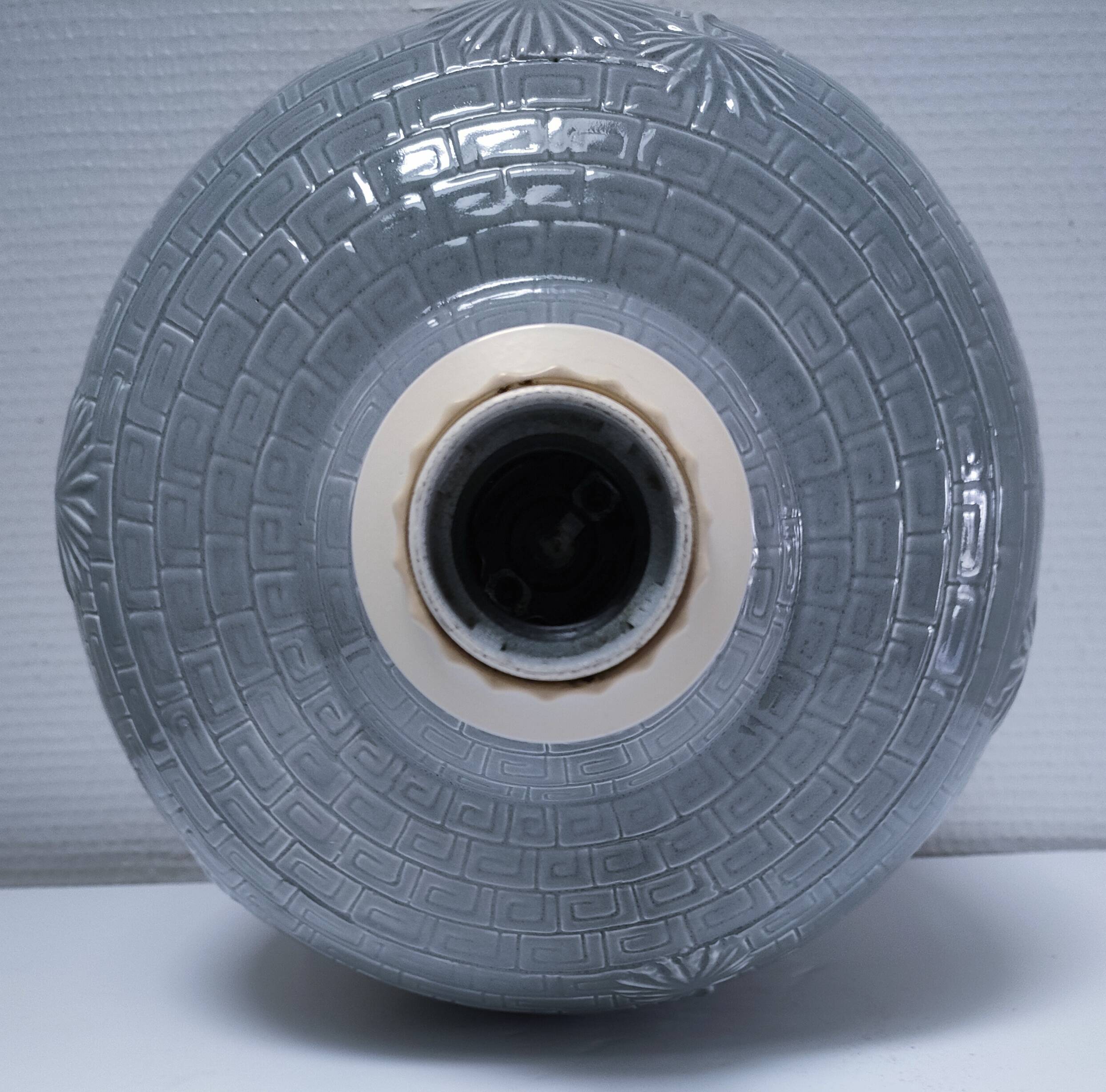 ceramic lamp in the shape of an XL pot, palm leaf decor, 80s