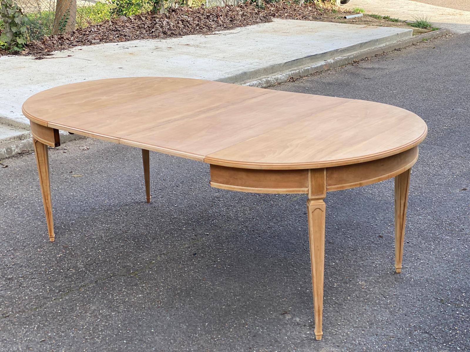 Extendable oval round table renovated in raw Louis XVI oak 200cm