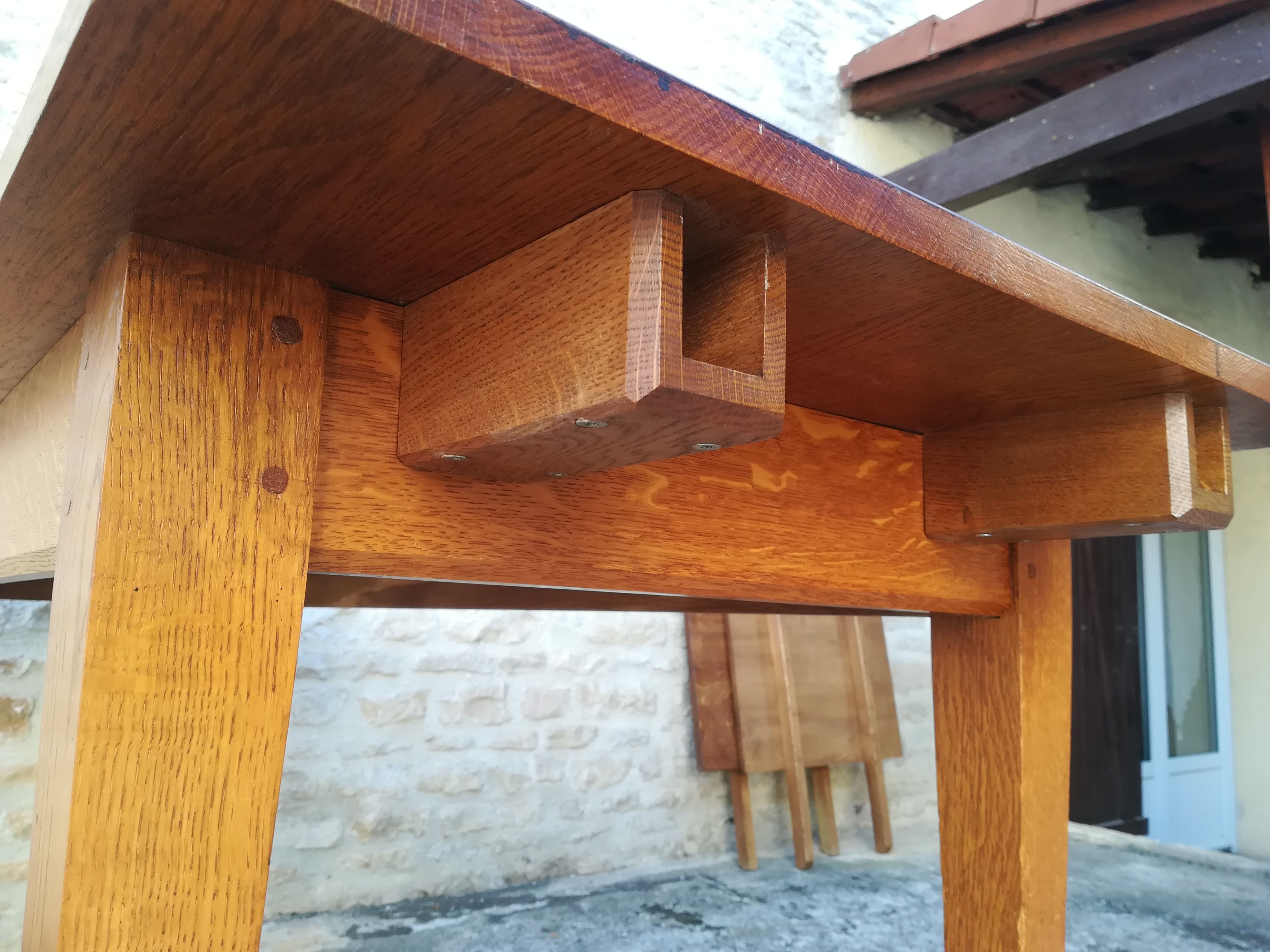 Oak table with two extensions