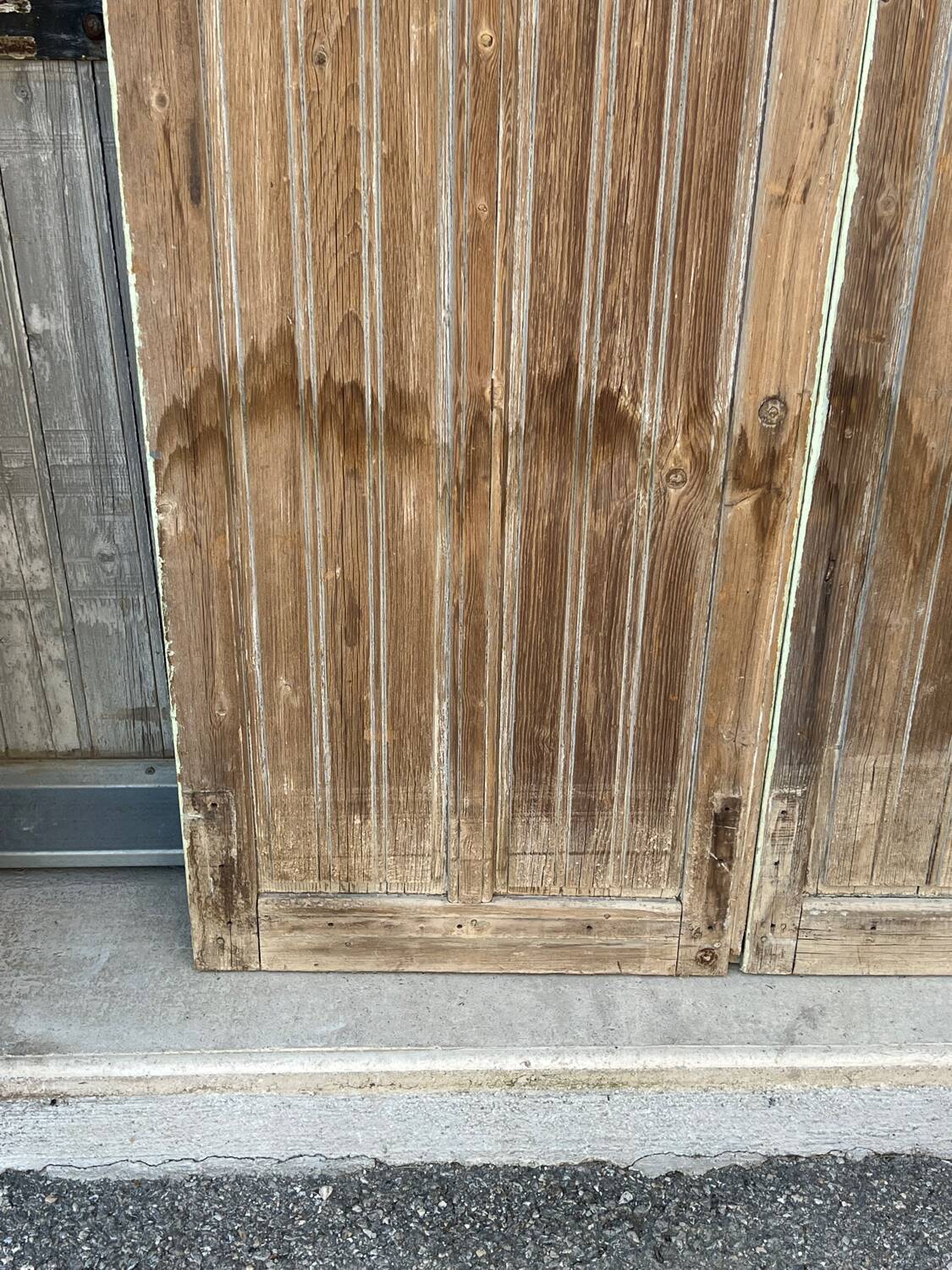 Pairs of shutters