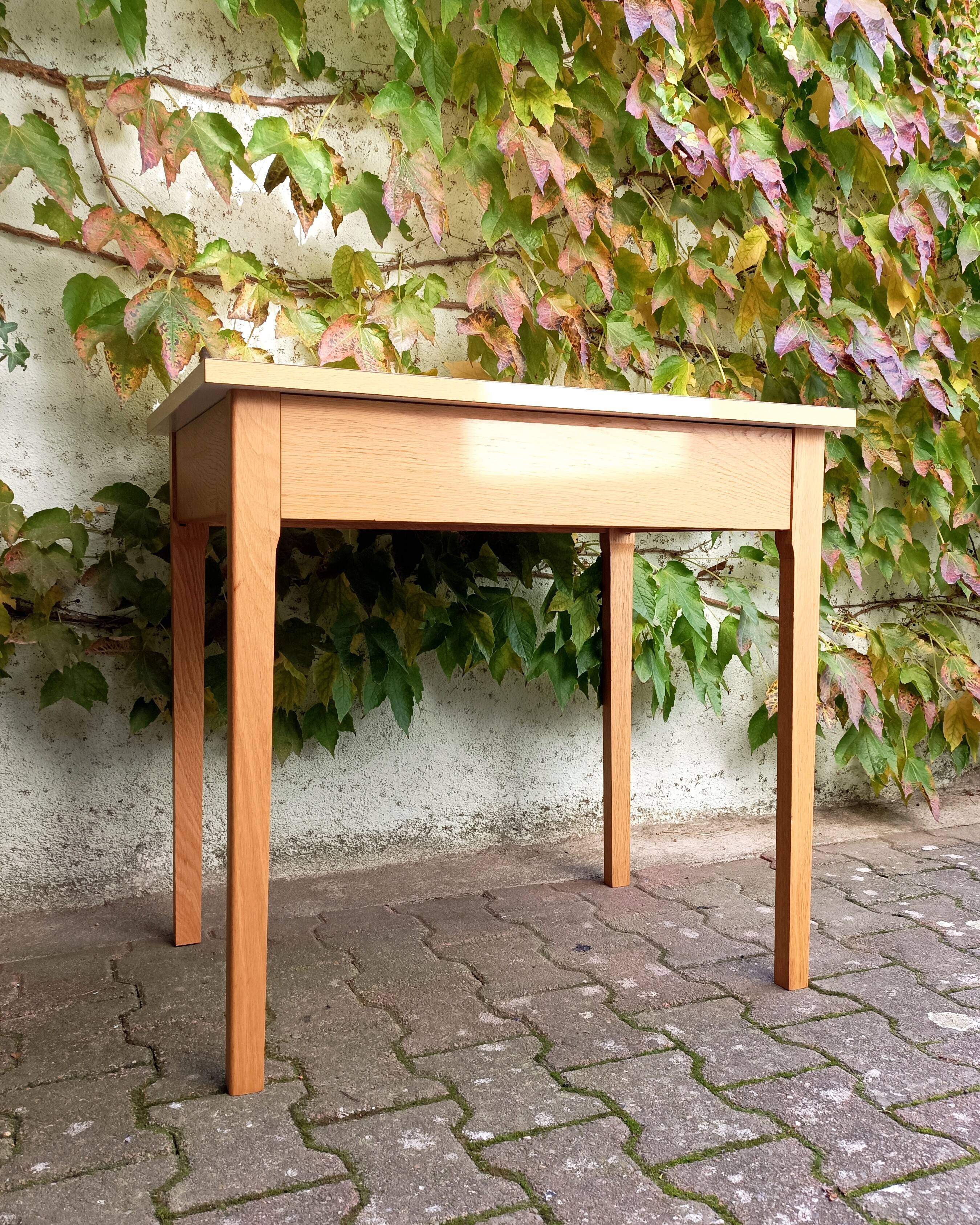 Desk / Side table