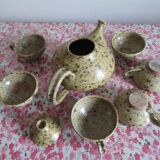 Tea service in varnished sandstone