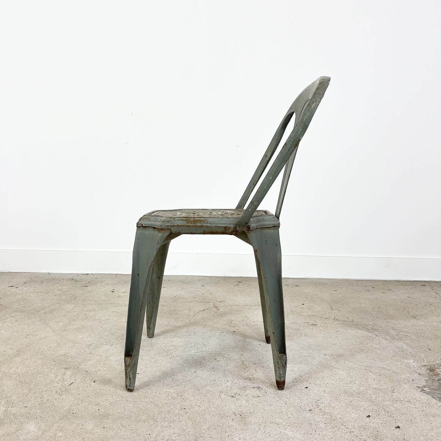 Chaise de bistro fibrocit industriel