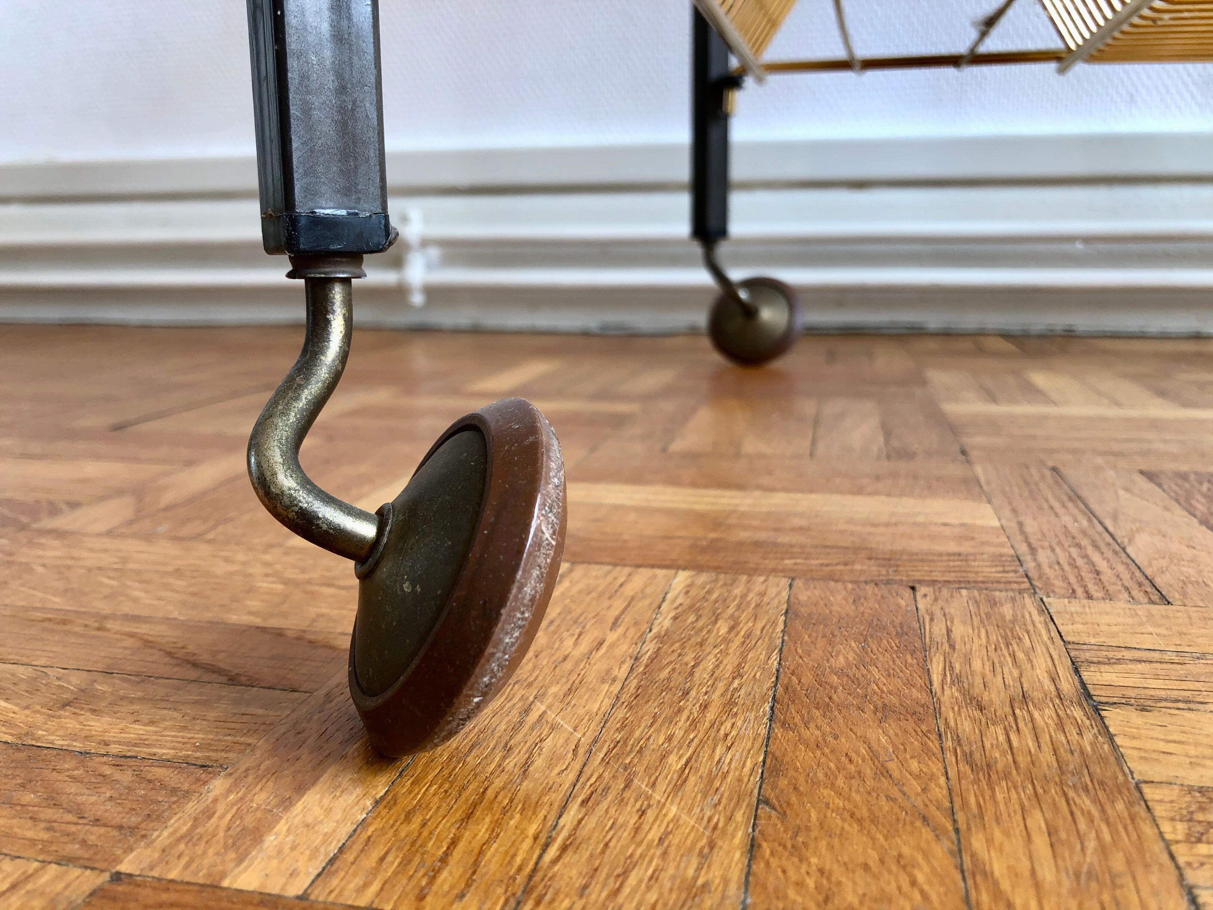 Desserte-vinyl holder