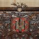 Cabinet espagnol sculpté 18ème siècle avec rangement caché