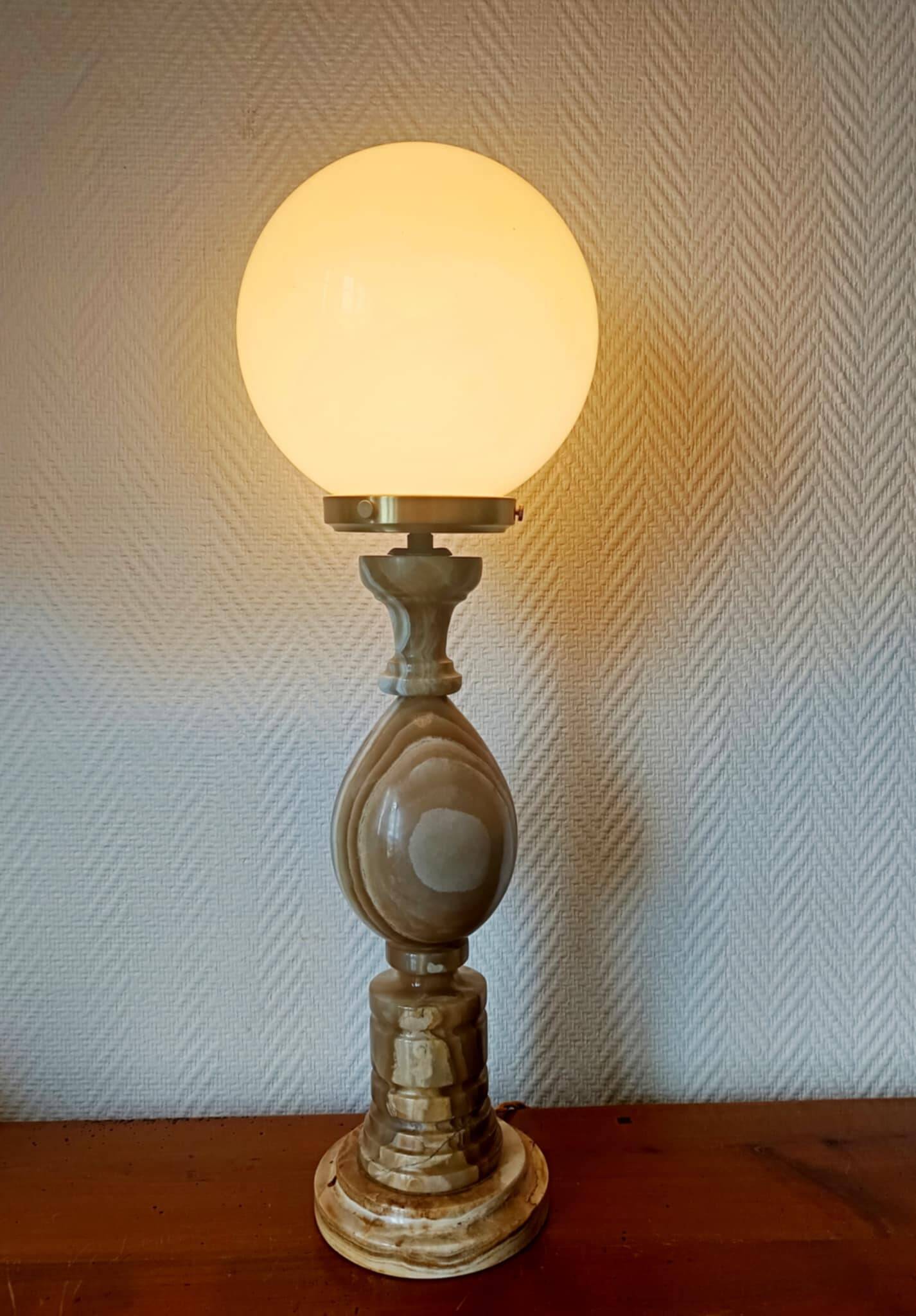Large onyx and opaline egg lamp 60 cm