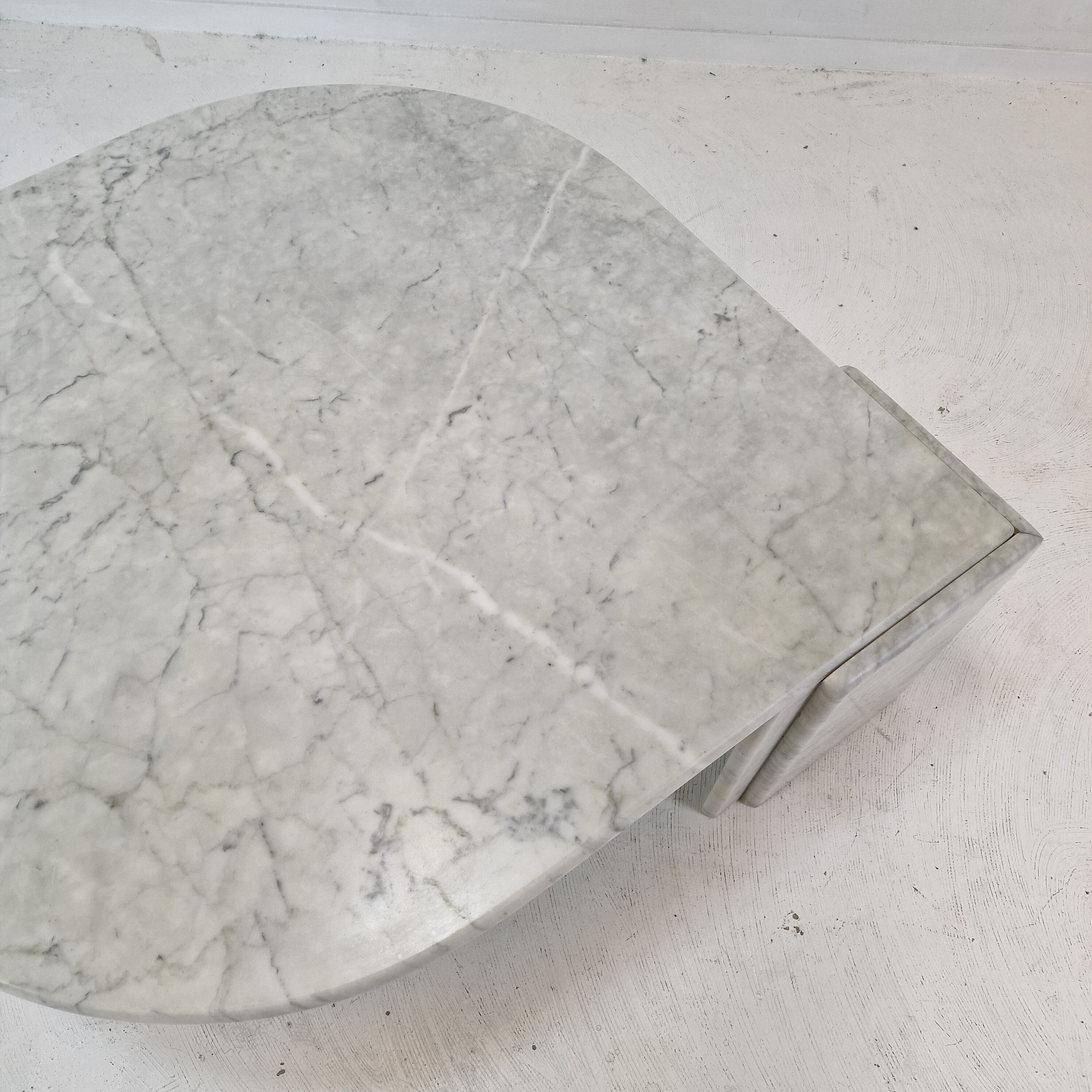Italian Teardrop Shaped Marble Coffee Table, 1980s