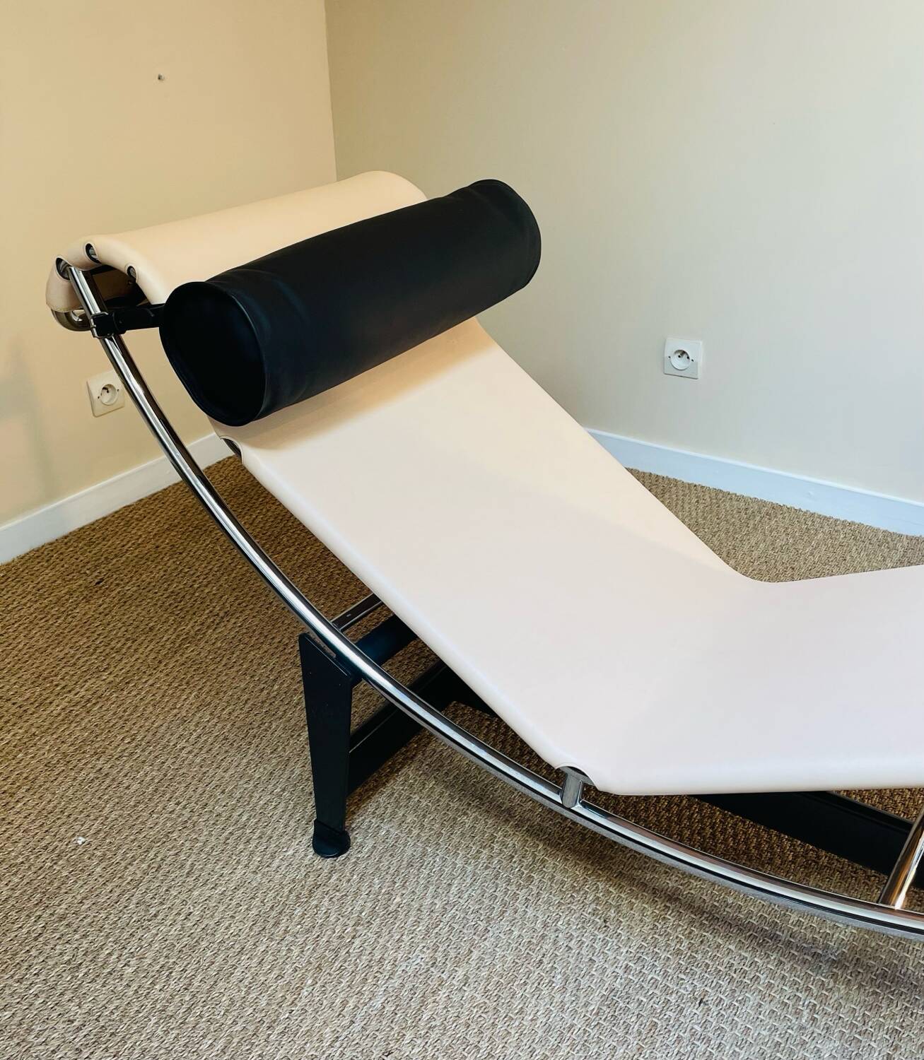 Magnifique LC4 Cassina/Vuitton en hommage à Charlotte Perriand