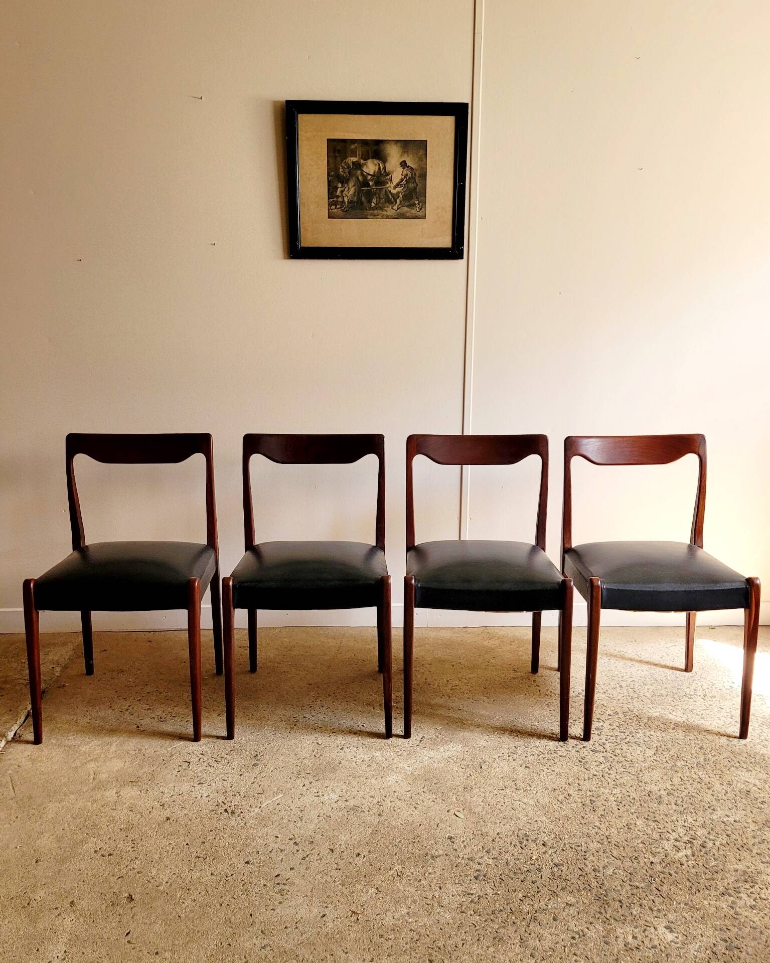 Lot de 4 chaises vintage style Niels Otto Moller
