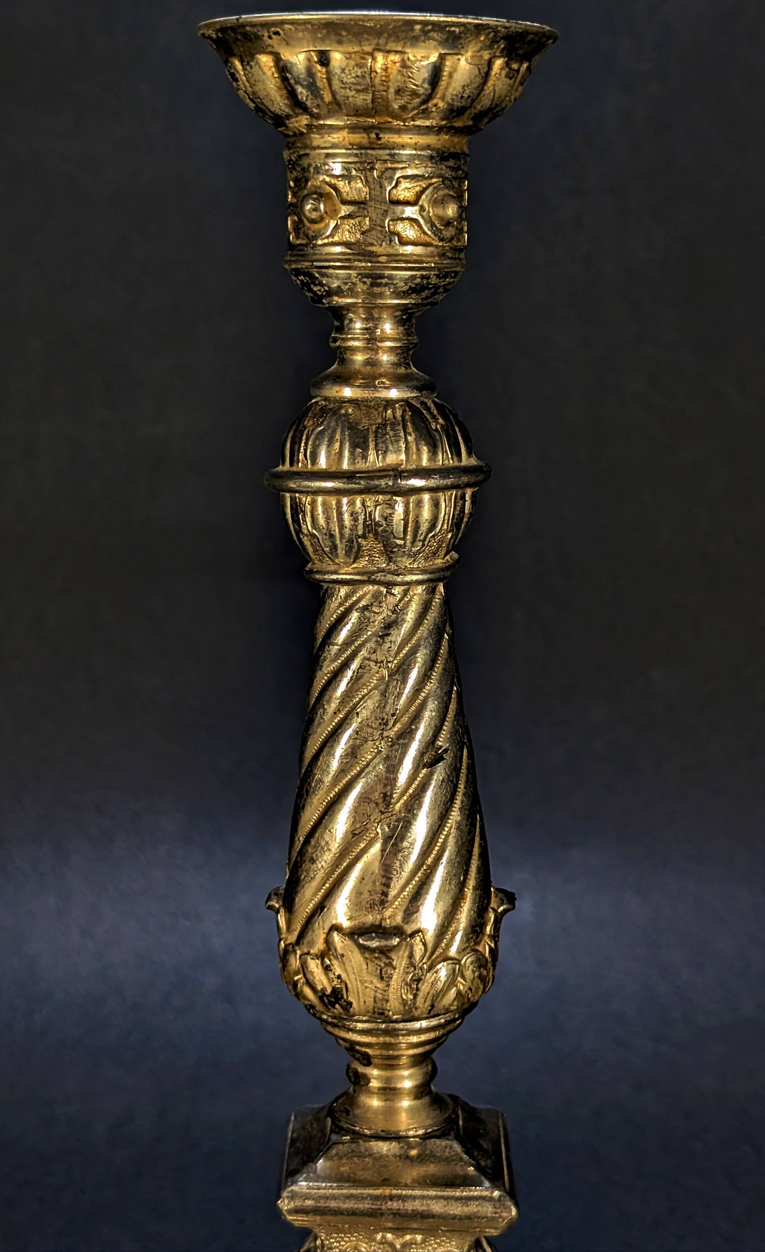 Paire de bougeoirs style Néo-Renaissance / Louis XIII