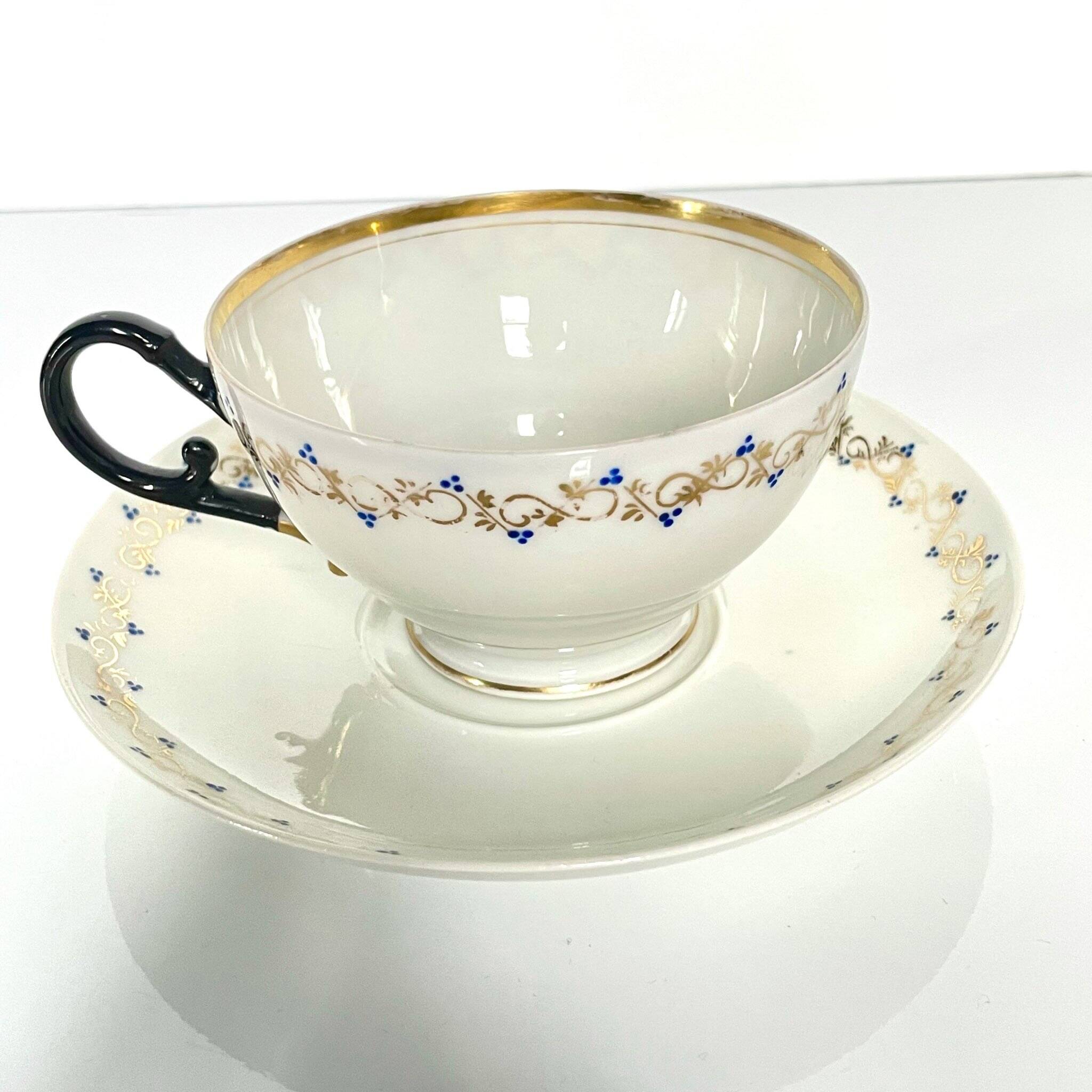 Tasse et sa Sous-Tasse en porcelaine - Vieux Paris - XIXe Siècle