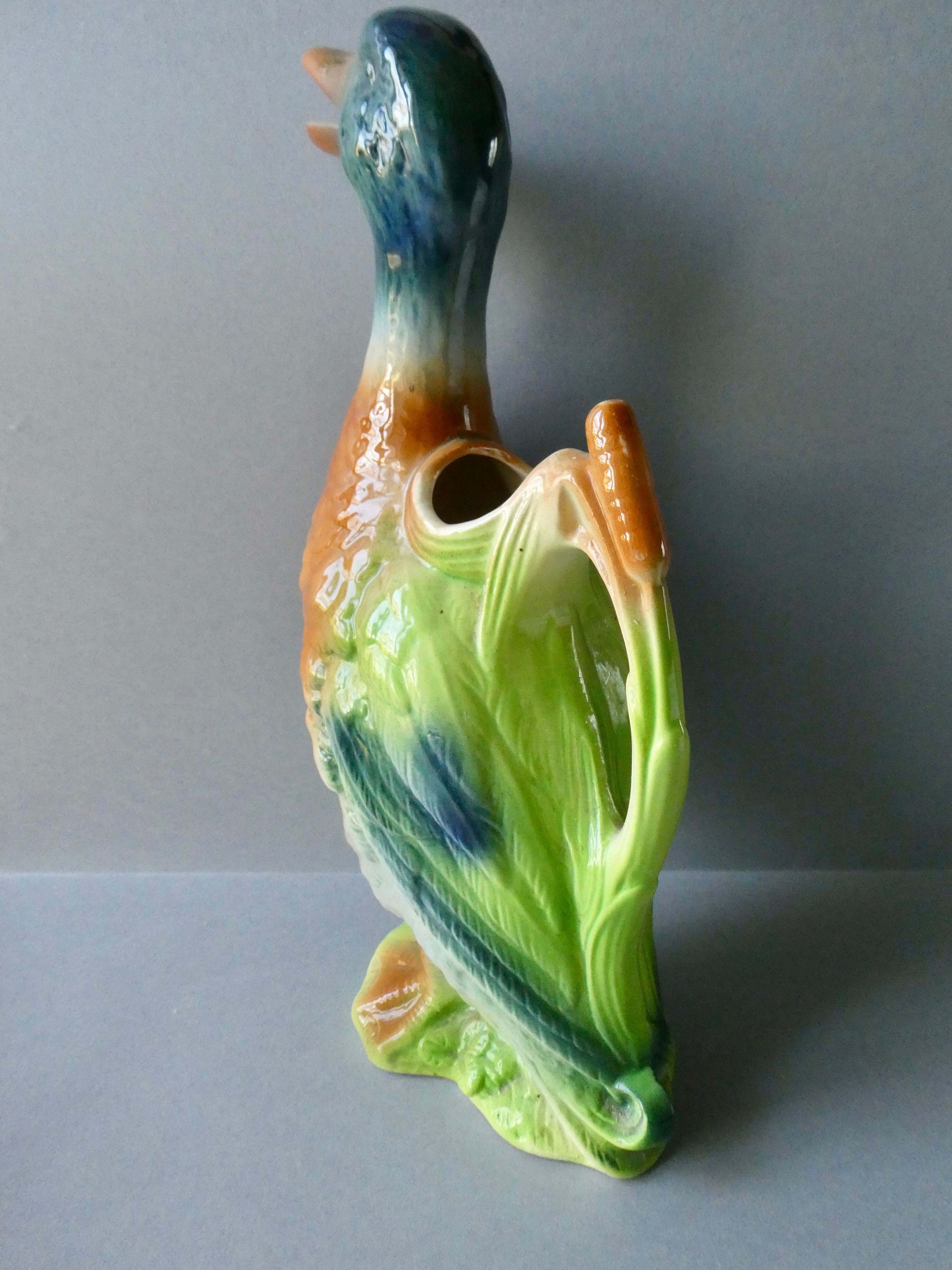 Pitcher in duck-shaped dabbling, Saint Clement France