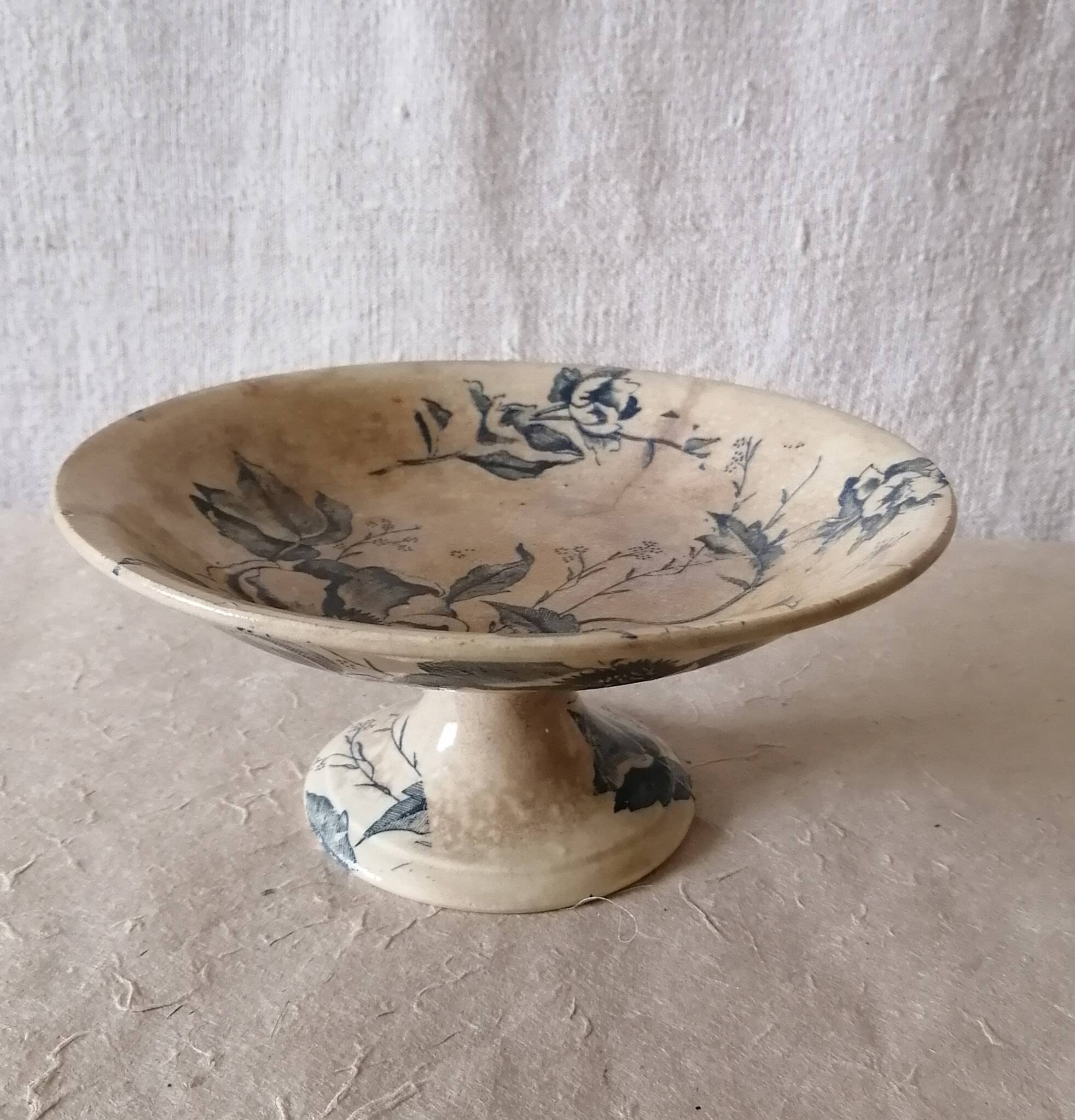 antique compote dish with floral decoration, diameter 21 cm