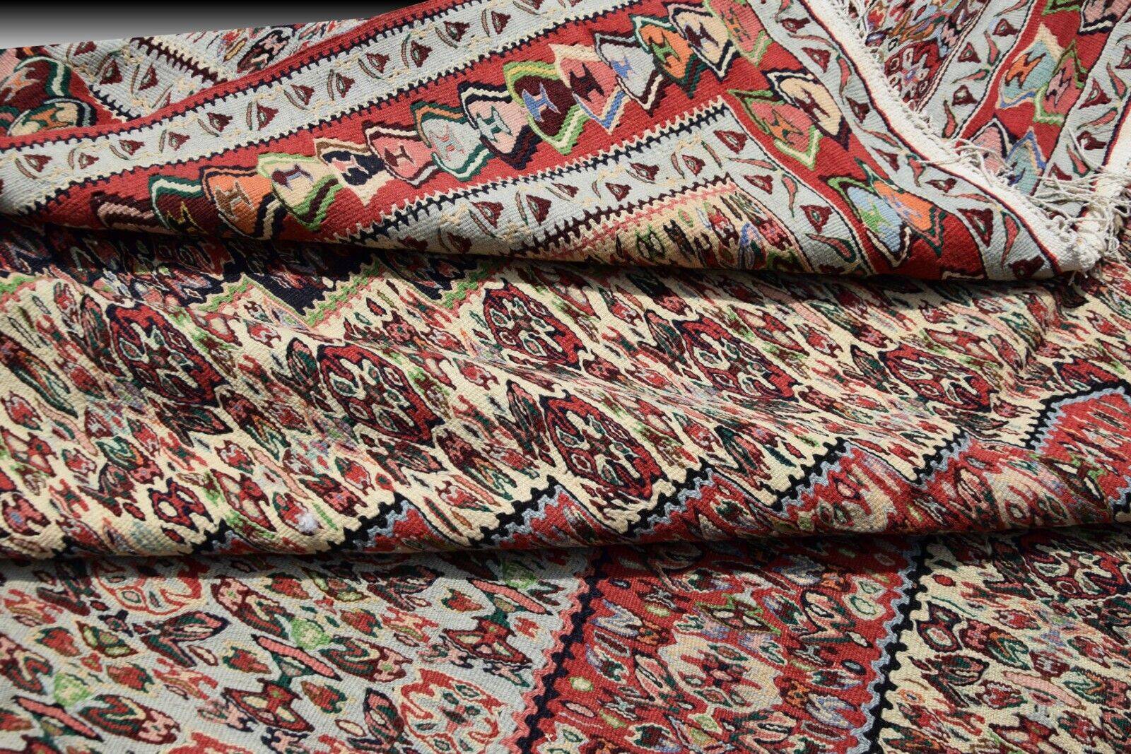 Kilim Rug: Senneh Iran: 2.95 x 2.00 metres - "Galerie Sardje"