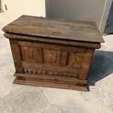 Renaissance oak chest