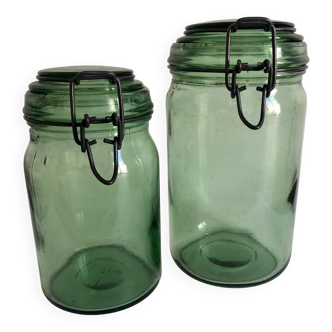 Two durfor jars, old jars