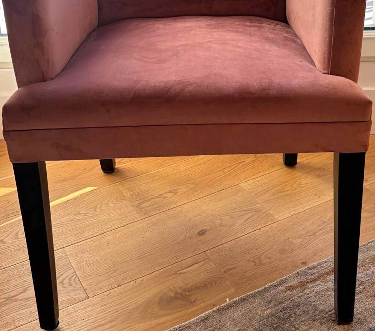 NV Gallery armchair in old rose velvet and its Calligaris cushion.